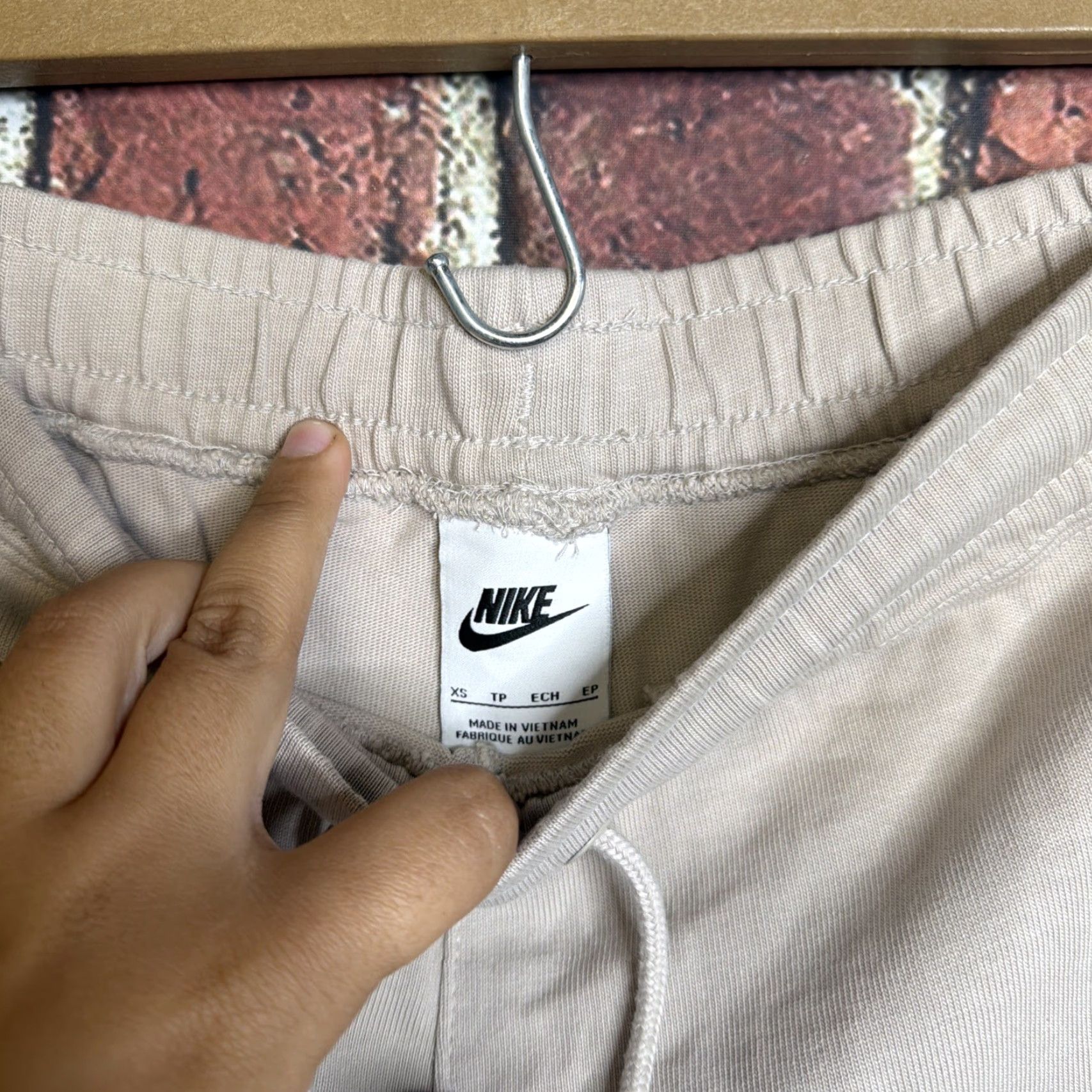 Nike Nike Shorts Womens XS Beige High Rise Sportswear Cotton Jersey Size XS / US 0-2 / IT 36-38 - 3 Thumbnail