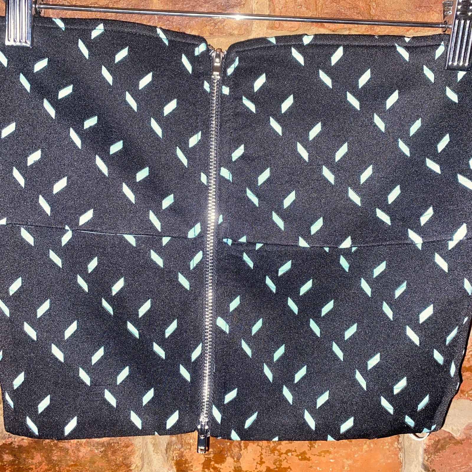 ELLIATT NWT Elliatt Black Teal Printed Off-The-Shoulder Crop Top XS Size XS / US 0-2 / IT 36-38 - 10 Thumbnail