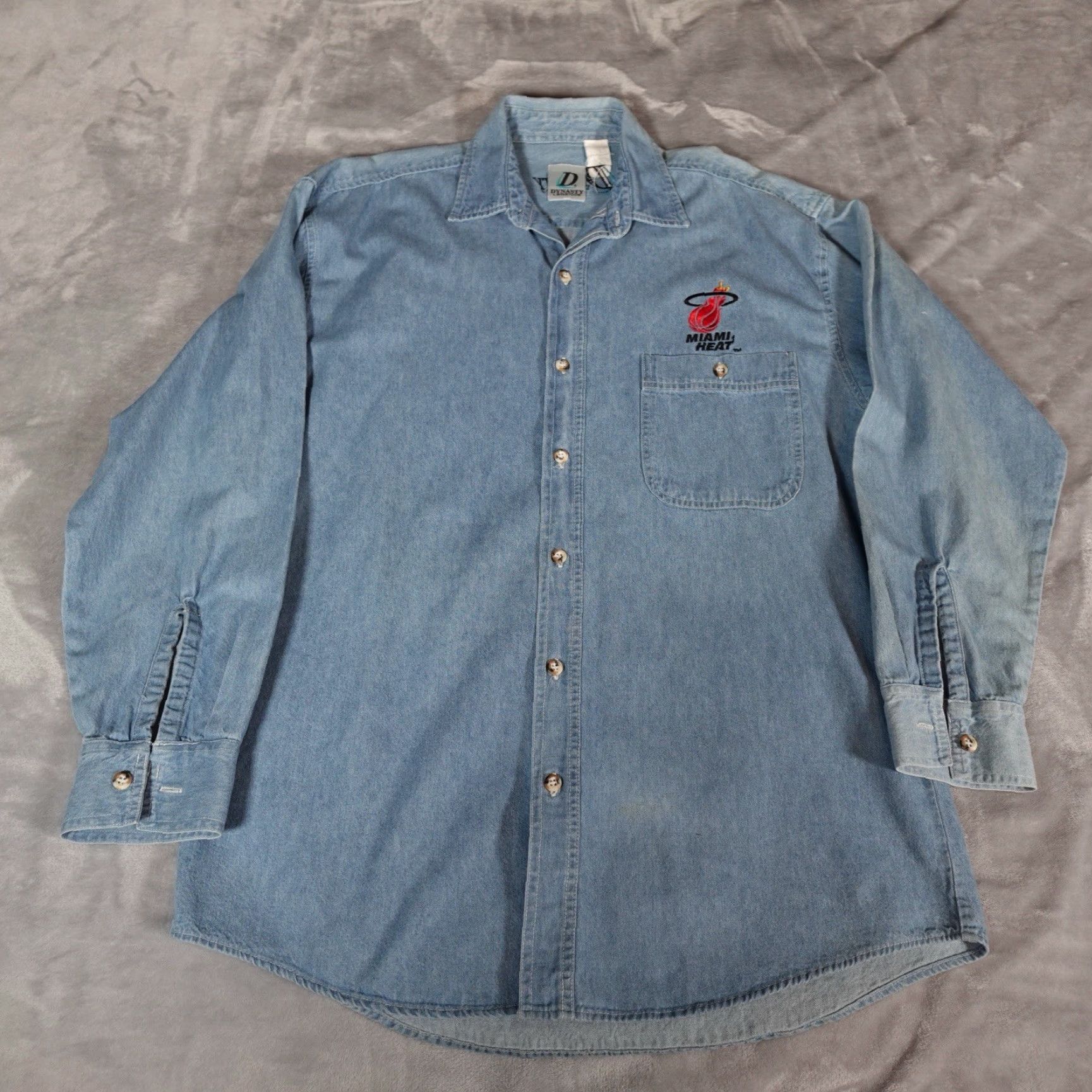 Vintage Vintage Dynasty Miami Heat 90s Mens Button-Up Denim Shirt Big & Tall M Blue Casual Size US M / EU 48-50 / 2 - 2 Thumbnail