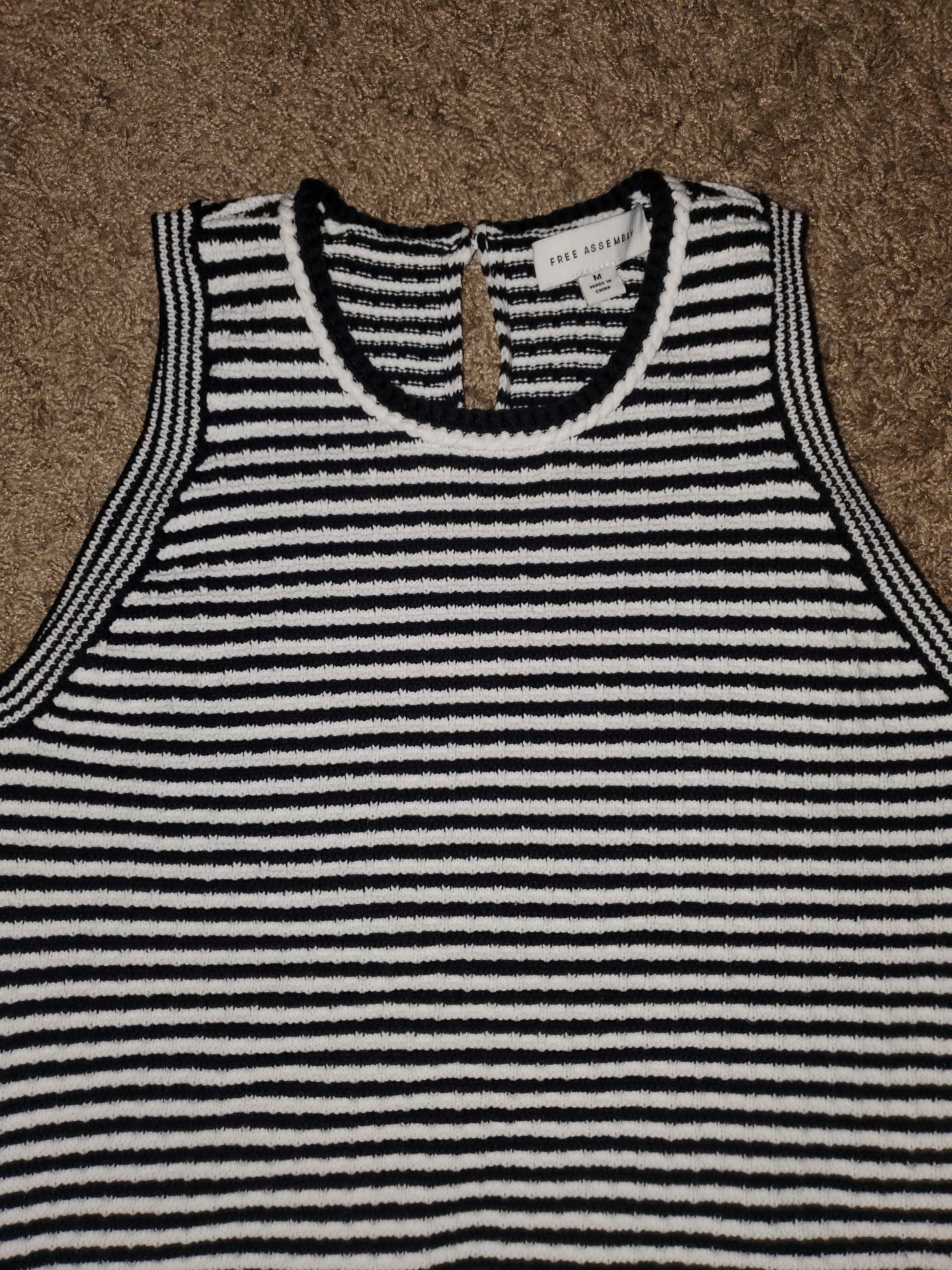 Other Free Assembly Women's Black + White Crochet Sweater Tank Size M / US 6-8 / IT 42-44 - 7 Thumbnail