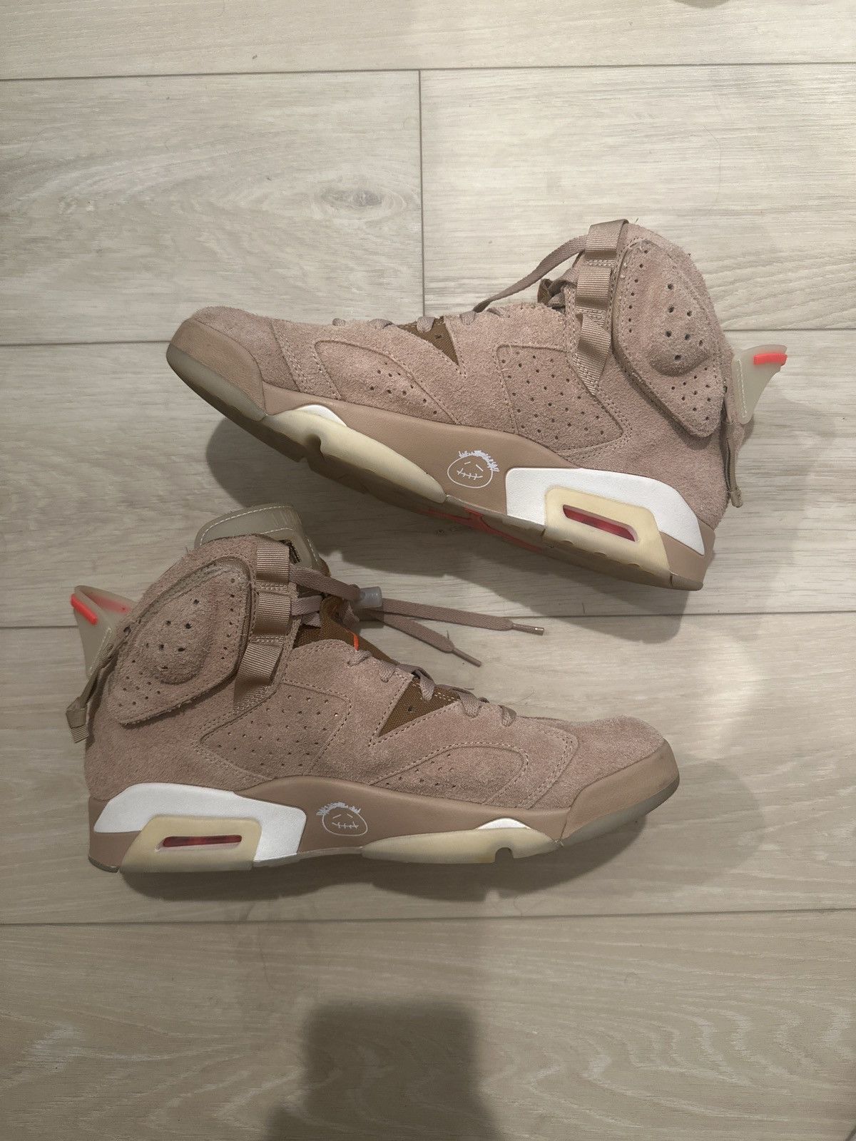 Jordan Brand × Travis Scott Jordan 6 Retro Travis Scott British Khaki Size 12 Size US 12 / EU 45 - 1 Thumbnail