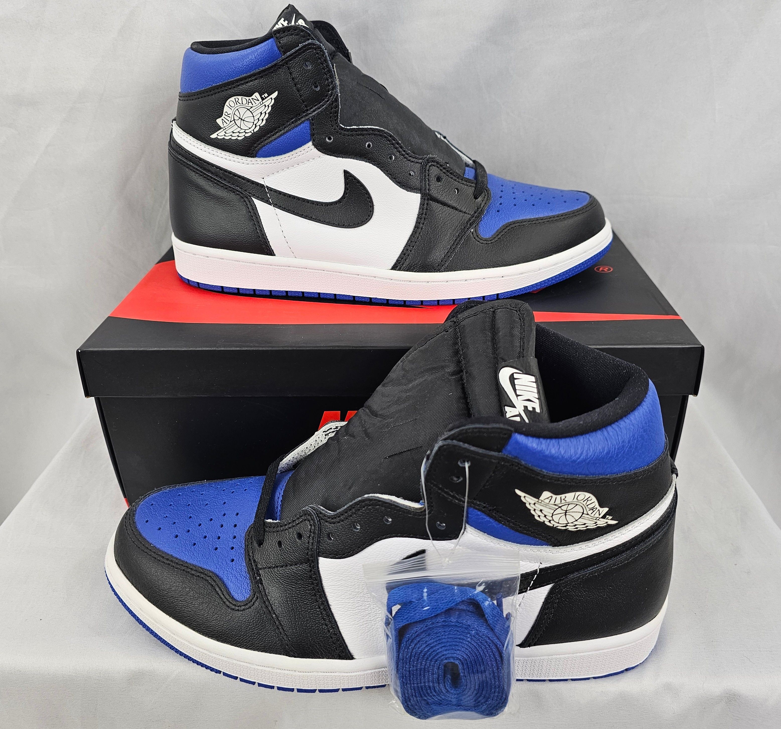 Jordan Brand Nike Air Jordan 1 Retro High OG "Royal Toe" 2020 Men's NEW Size US 11 / EU 44 - 2 Thumbnail