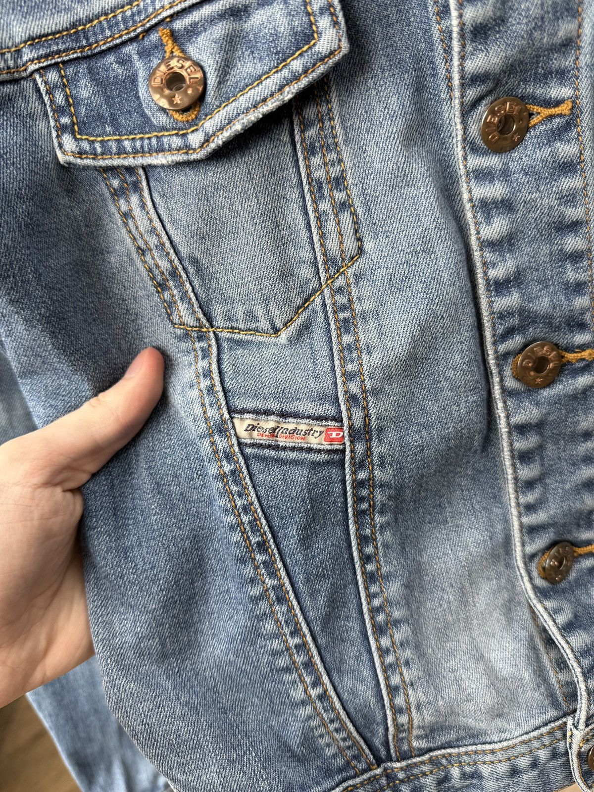 Diesel Vintage Diesel Denim Jacket Cropped Blue Trucker Jean Jacket Size S / US 4 / IT 40 - 7 Thumbnail