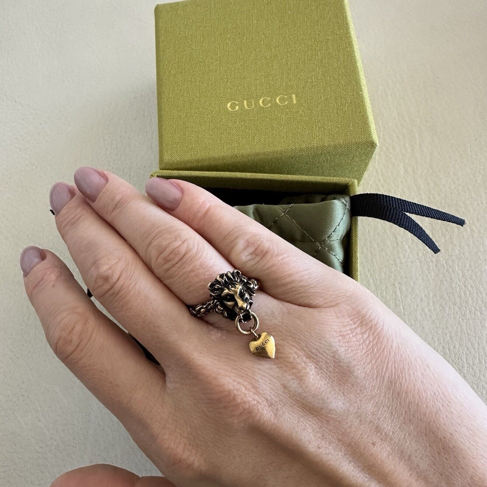 Gucci NEW Gucci Ring Lion Head Heart Gold Tone Metal Sz S Size ONE SIZE - 5 Thumbnail