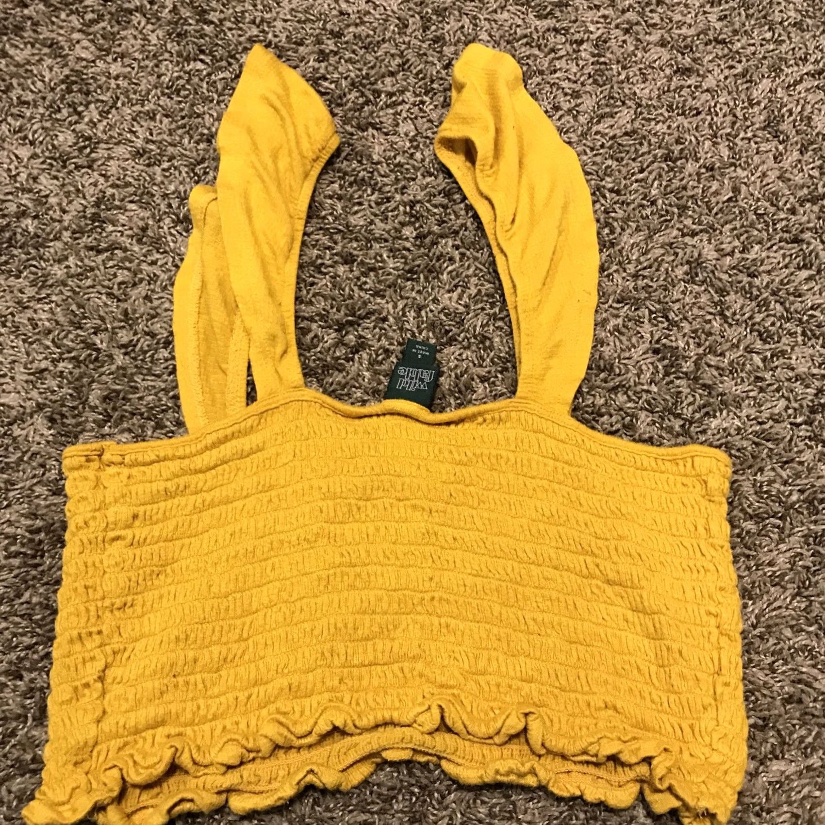 Vintage wild fable Womens Halter Crop Top Sleeveless Yellow Rayon Blend 90s Style Small Short Casual Cropped Regular Womens Size S / US 4 / IT 40 - 4 Thumbnail