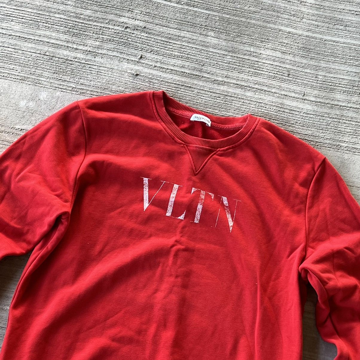 Valentino × Vintage Valentino Rare Vintage Big Logo Sweatshirt Longsleeve Size US XL / EU 56 / 4 - 2 Thumbnail