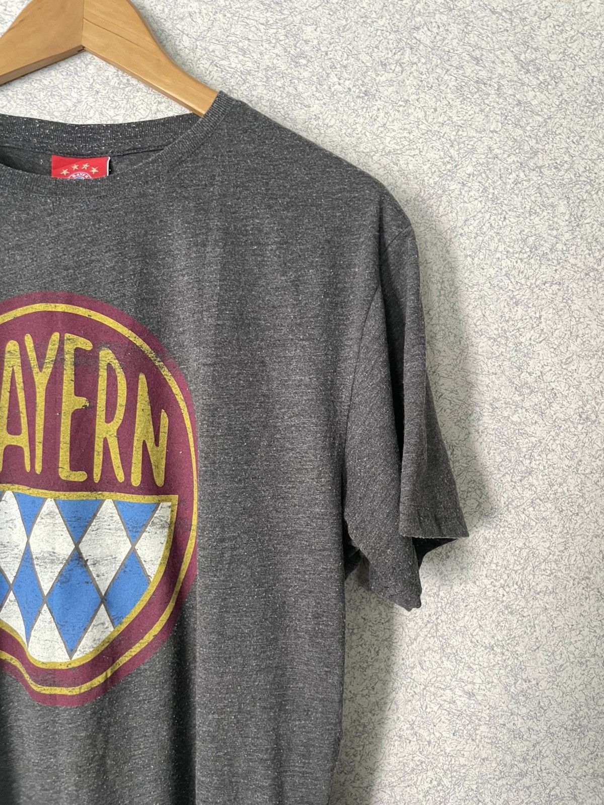 Designer BAYERN RETRO LOGO CASUAL T-SHIRT GREY Size US M / EU 48-50 / 2 - 4 Thumbnail