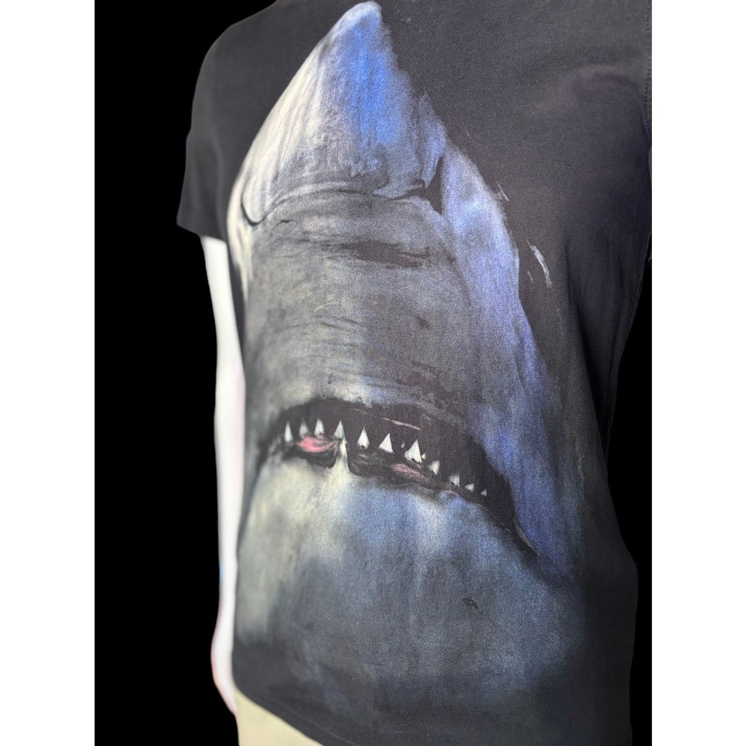Givenchy Authentic Givenchy Paris Shark Graphic Print Shirt Cuban Fit Size US XS / EU 42 / 0 - 9 Thumbnail