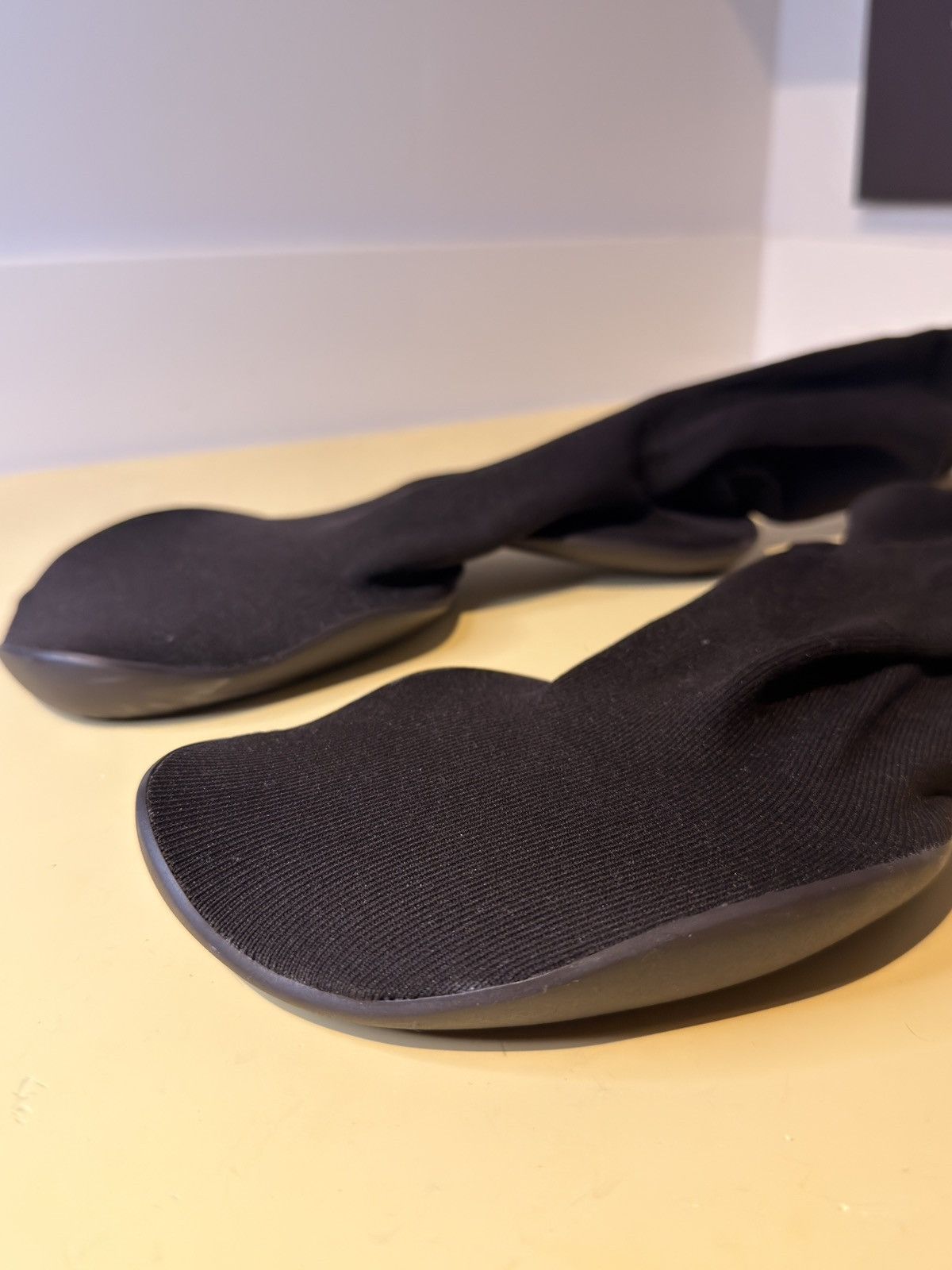 Yeezy Yeezy Pod Size 3 (10-13) Size US 10 / EU 43 - 3 Thumbnail