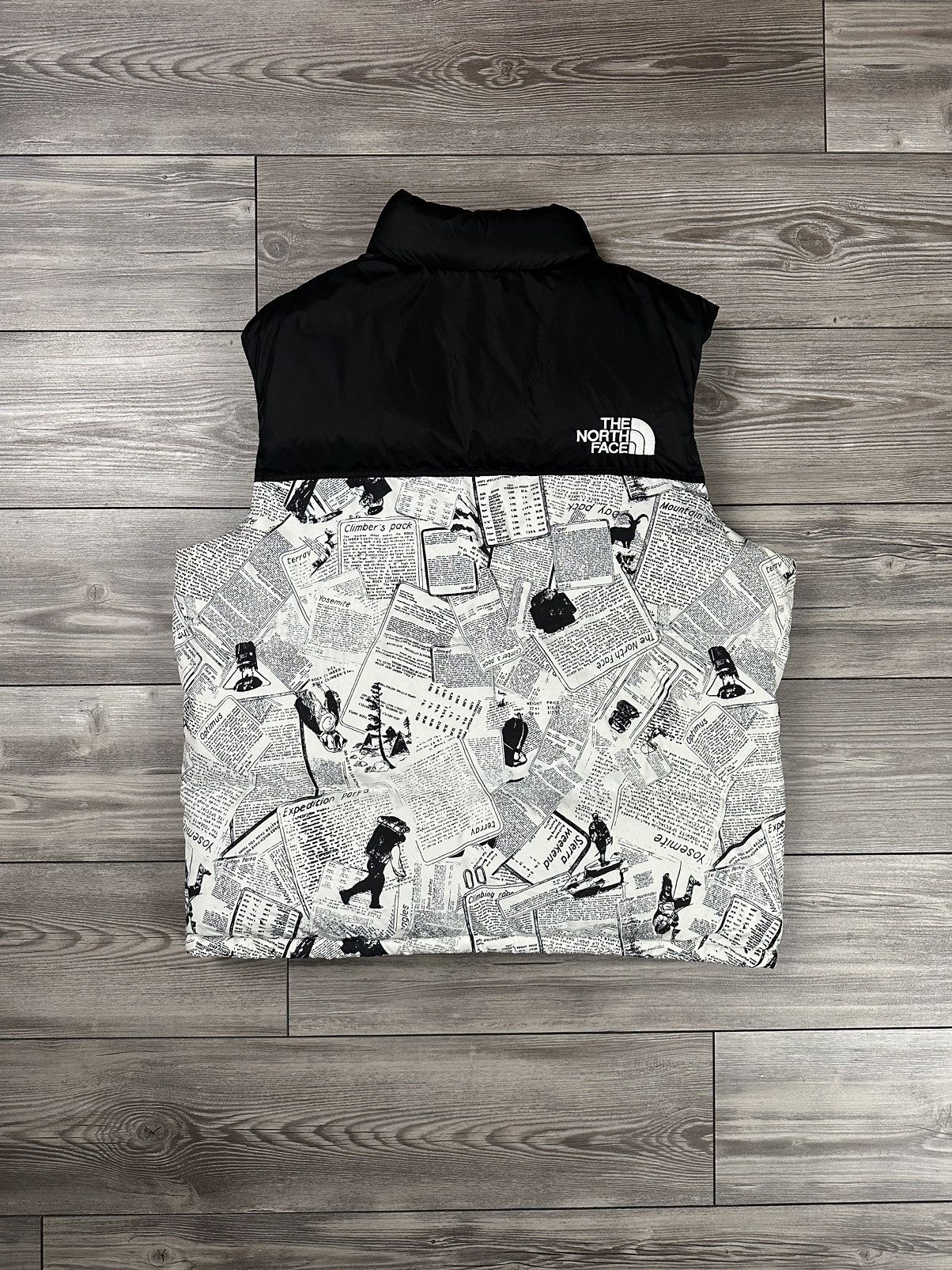 The North Face The North Face Nuptse Newspaper Vest Size US XL / EU 56 / 4 - 2 Thumbnail