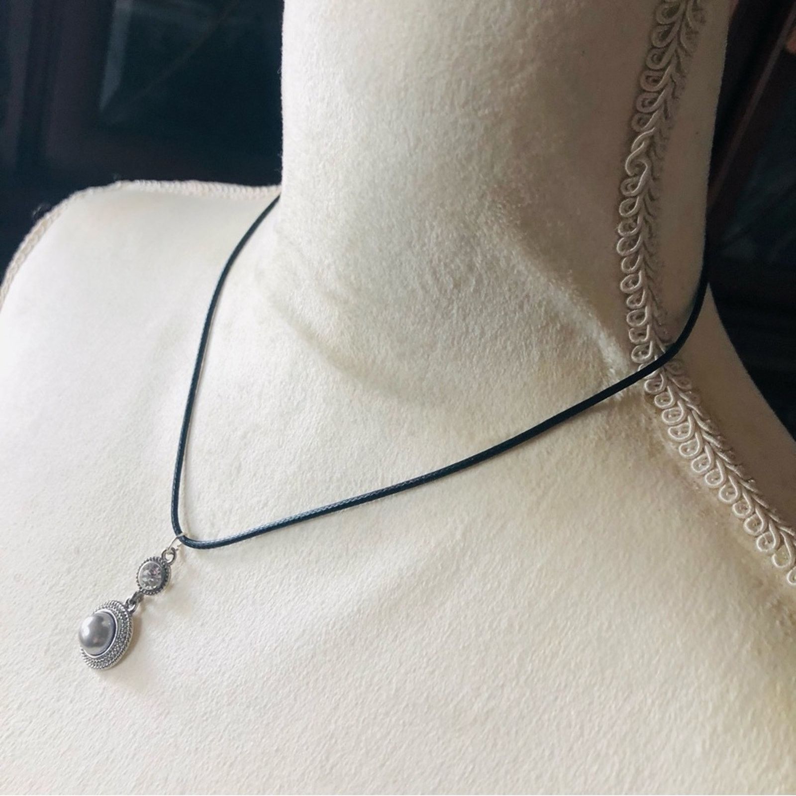 Jewelry Silver pearl glass stone pendant on leather cord necklace Size ONE SIZE - 4 Thumbnail