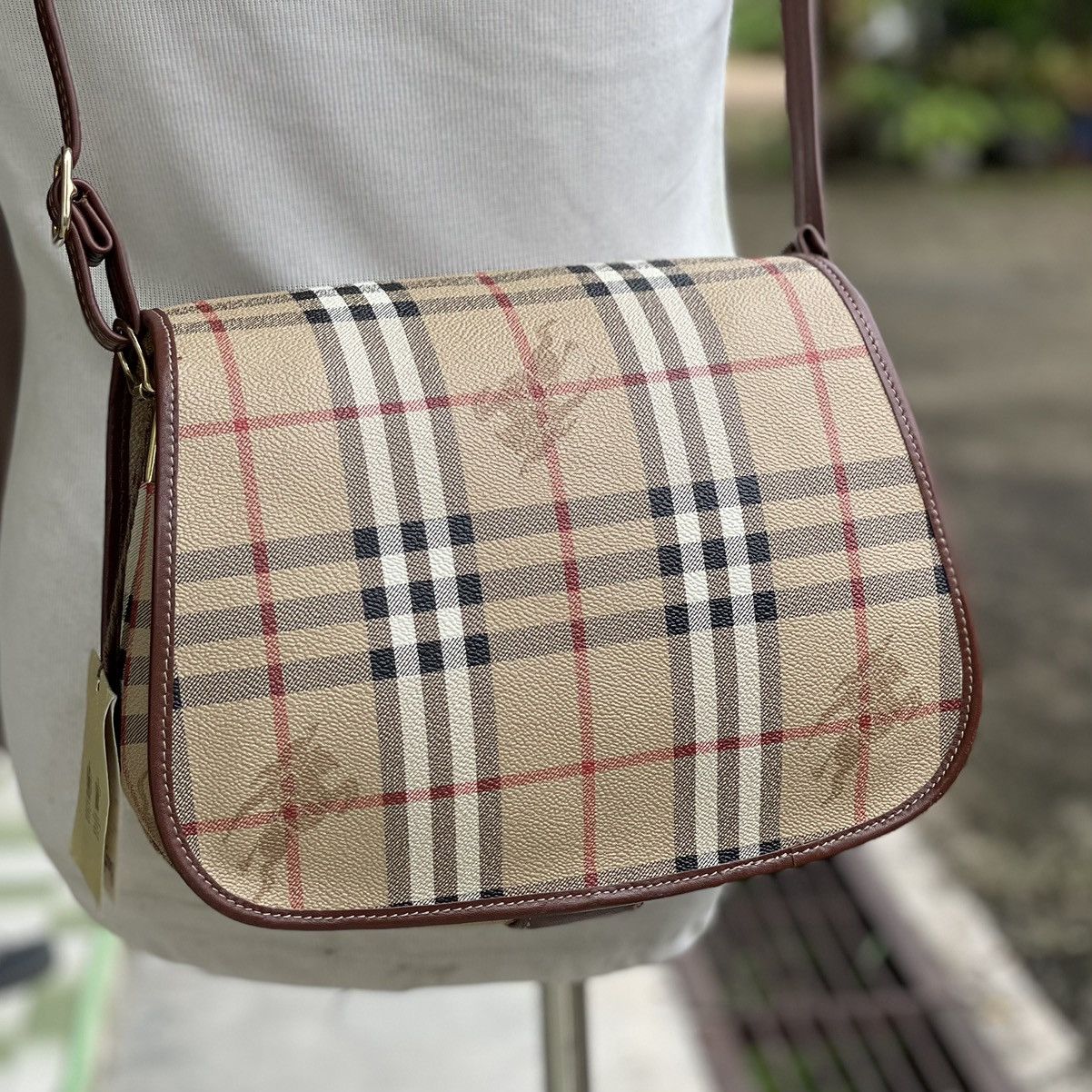 Burberry × Leather × Vintage 🔥 Vintage Burberry Nova Check Hayamarket Crossbody Size ONE SIZE - 5 Thumbnail