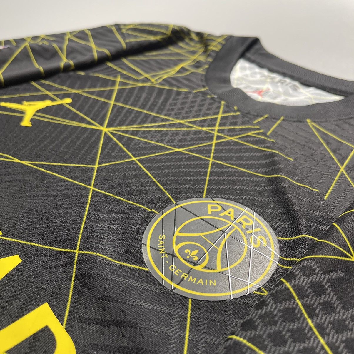 Nike PSG NIKE 2022/2023 FOOTBALL SOCCER FOURTH JERSEY #10 NEYMAR Size US M / EU 48-50 / 2 - 6 Thumbnail