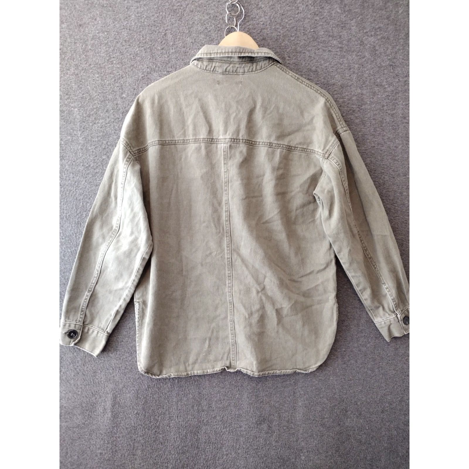 Forever 21 FOREVER 21 Button-Up Women's S Shacket Shirt Oversized Beige Khaki Canvas 100% Cotton Long Sleeve Collared Casual Classic 90s Womens Size S / US 4 / IT 40 - 2 Thumbnail