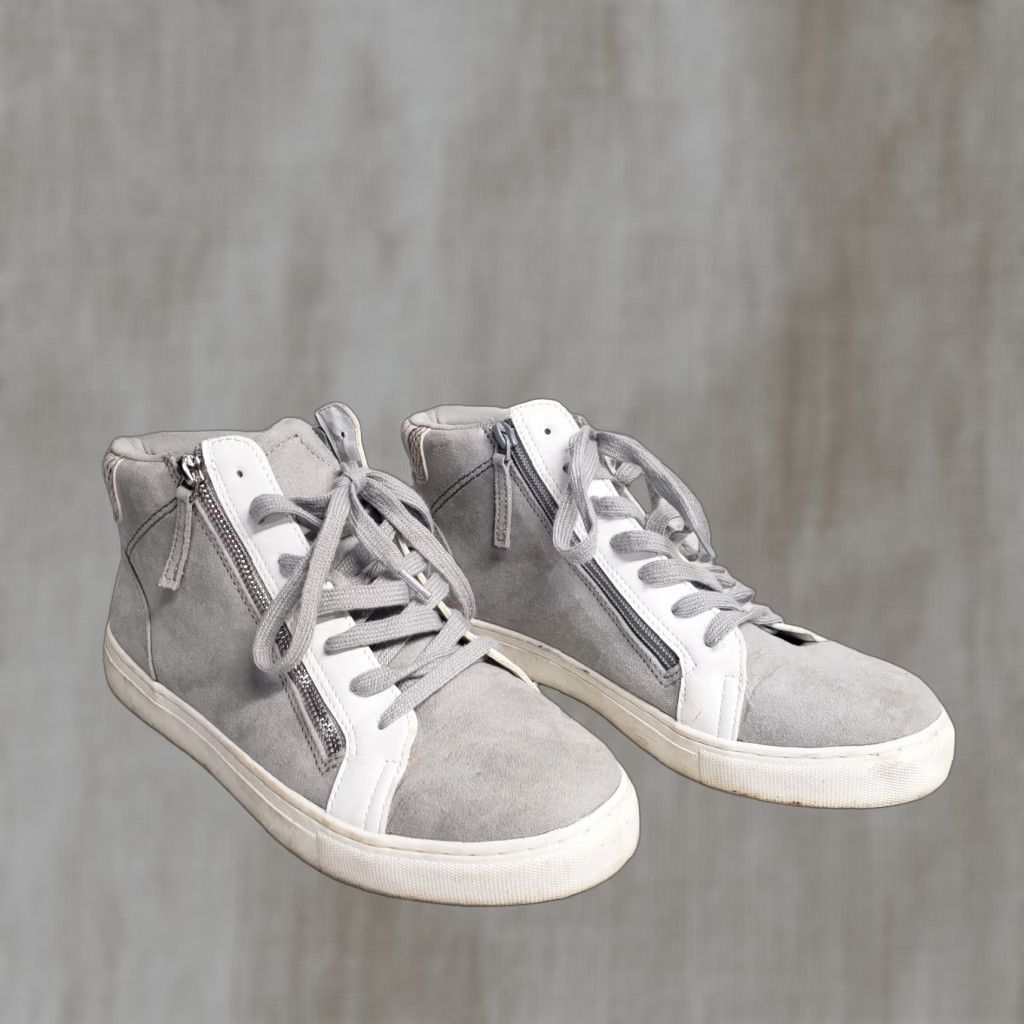Vintage VINTAGE Universal Thread High Top Sneaker White Gray Animal Print Women 11 Size L / US 10 / IT 46 - 1 Thumbnail