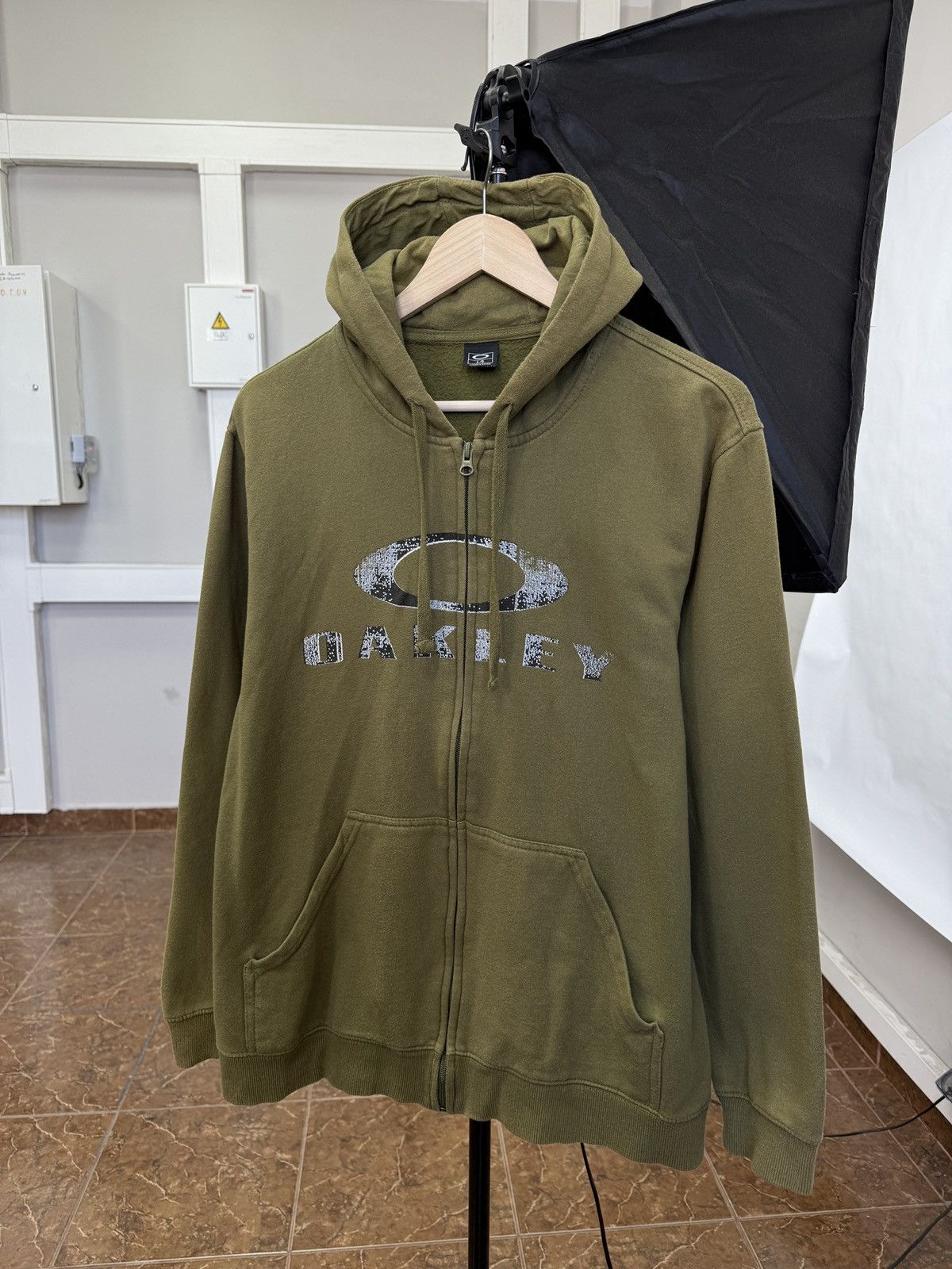 Oakley 🇺🇸 Vintage Y2K Oakley Military Style Hoodie Rare Retro Hype Size US L / EU 52-54 / 3 - 1 Thumbnail