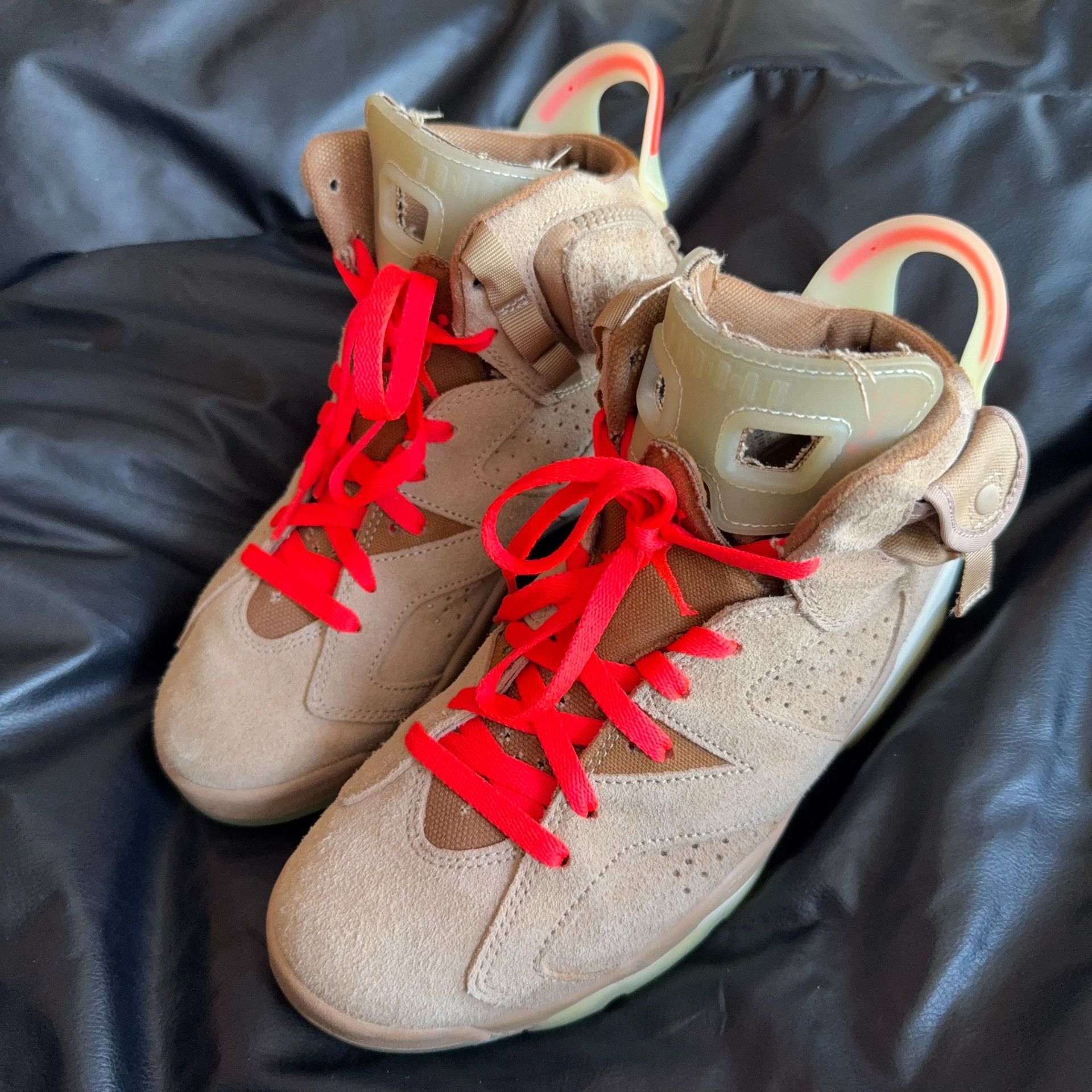 Nike Nike Beige Lowtop Sneakers 40.5 Men Size US 8 / EU 41 - 1 Thumbnail