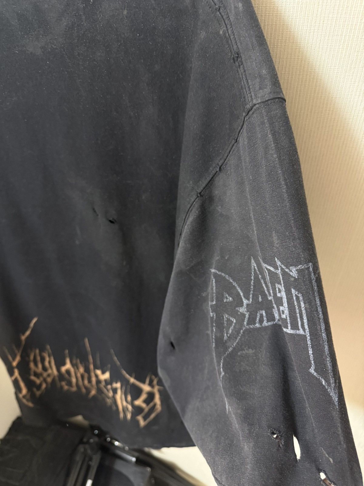 Balenciaga Balenciaga Paris Moon Upside Down Tee Size US XL / EU 56 / 4 - 4 Thumbnail