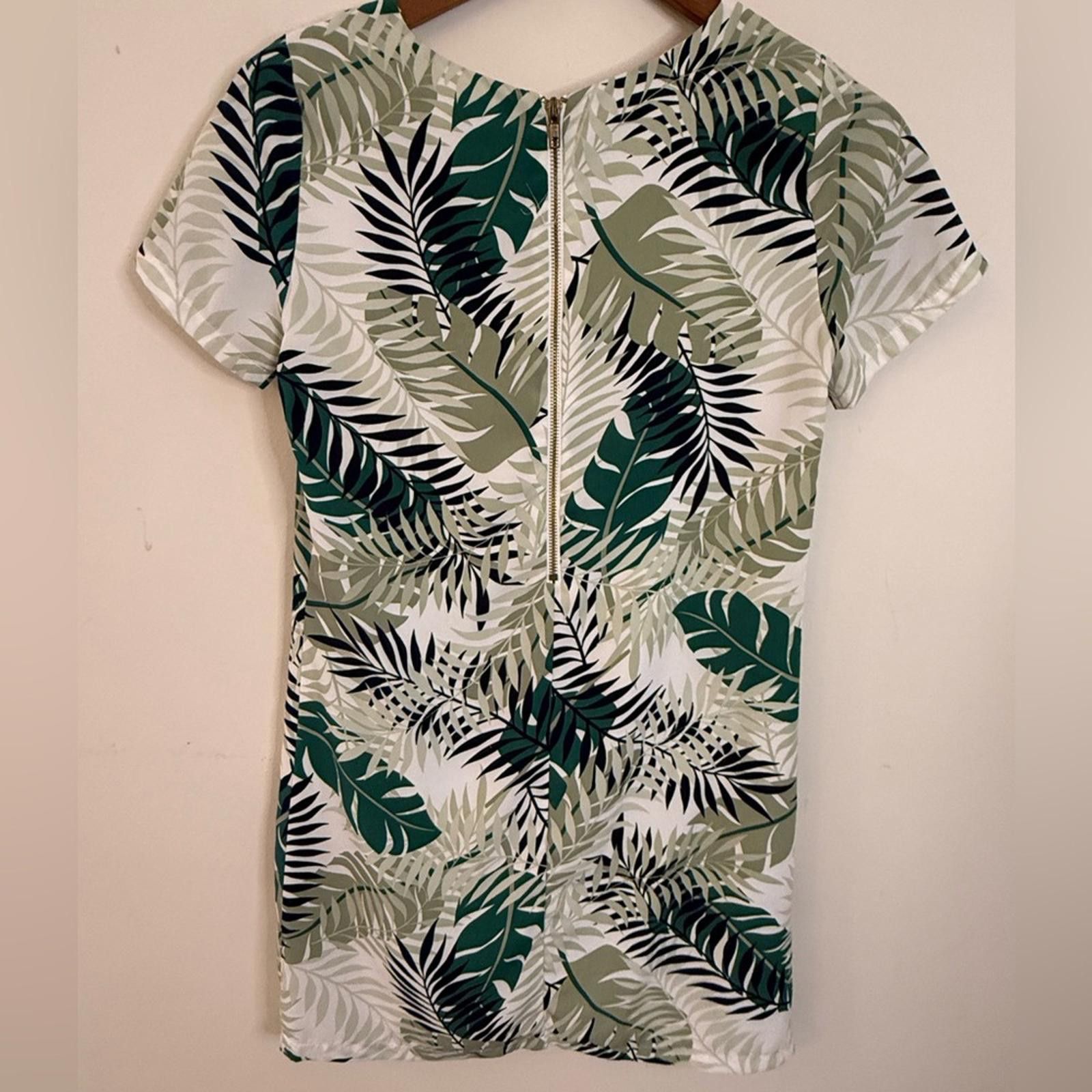 Lulus Lulus tropical palm leaf short sleeve sheath dress SZ XS Size XS / US 0-2 / IT 36-38 - 2 Thumbnail
