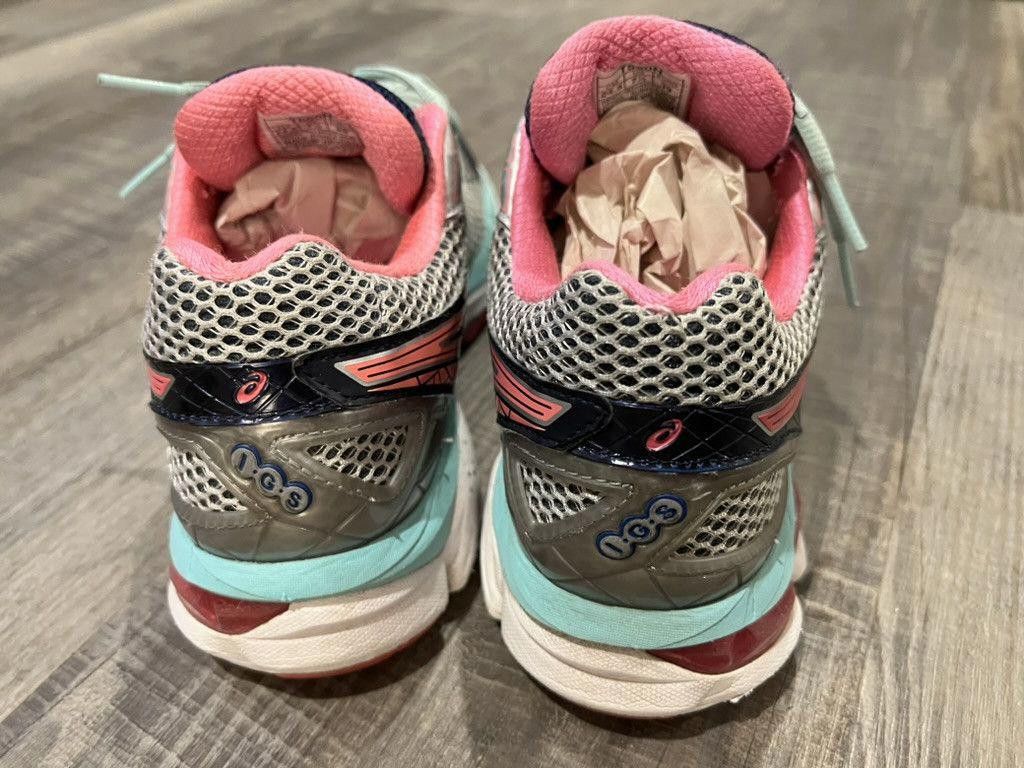 Asics ASICS • GT-2000 "T550N" (6M) Size US 6 / EU 39 - 8 Thumbnail