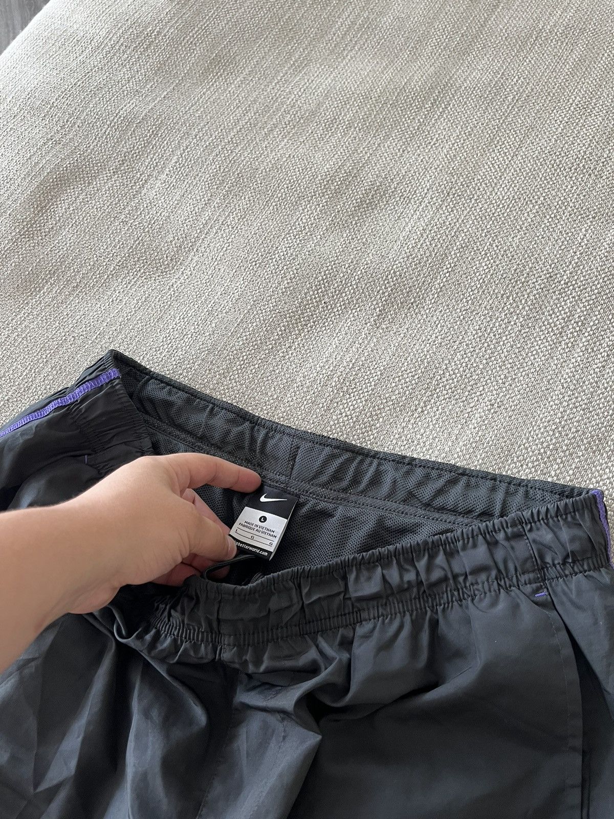 Nike × Vintage Vintage💥 Baggy Nike Nylon Shorts Y2K Size US 34 / EU 50 - 4 Thumbnail