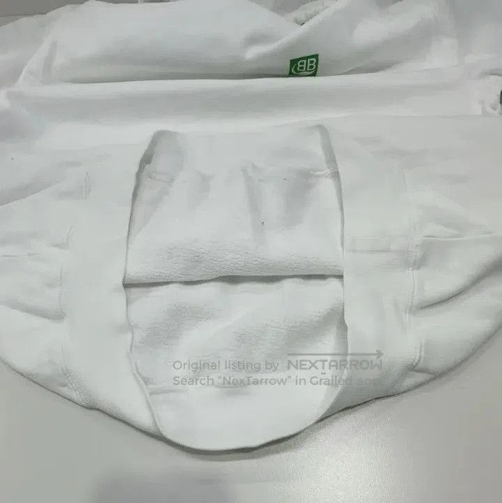 Balenciaga Balenciaga Minimalist Print Hoodie for Casual Wear. Size US S / EU 44-46 / 1 - 3 Thumbnail