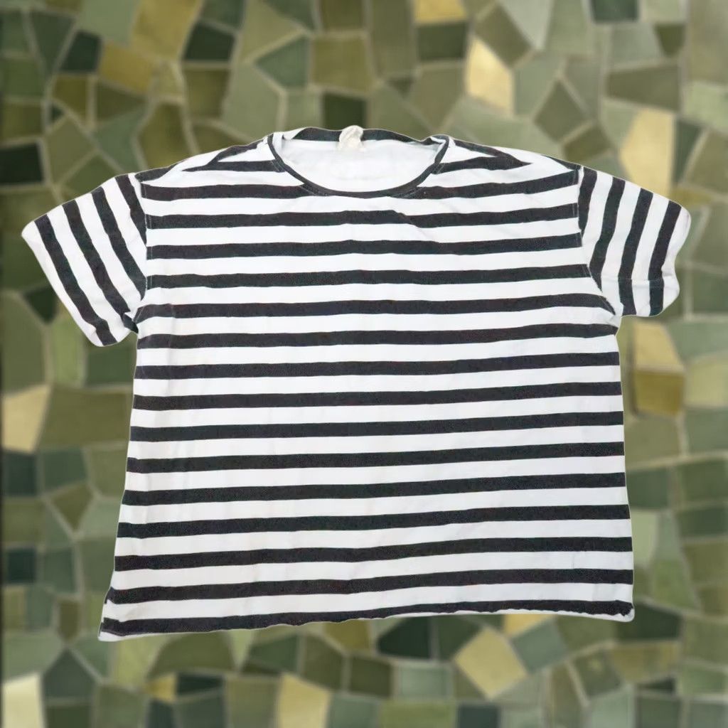 Avenue VINTAGE Ampersand Avenue White and Black Stripe Short Sleeve T-Shirt Tee M Women Cotton Striped Casual 25" Length 25" Pit to Pit Size M / US 6-8 / IT 42-44 - 1 Thumbnail