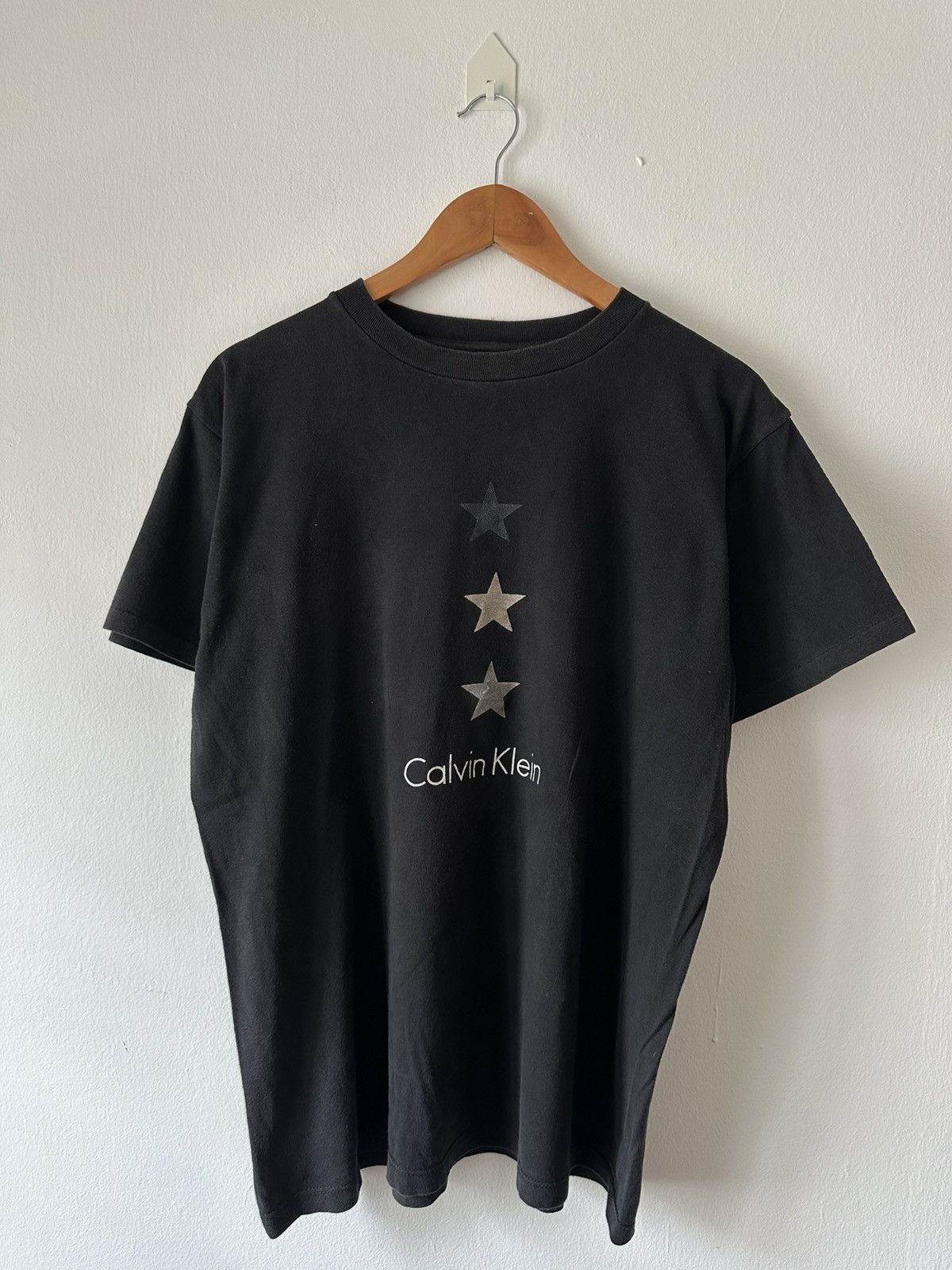 Calvin Klein Vintage 90’s Calvin Klein Stars T Shirt Size US M / EU 48-50 / 2 - 1 Thumbnail