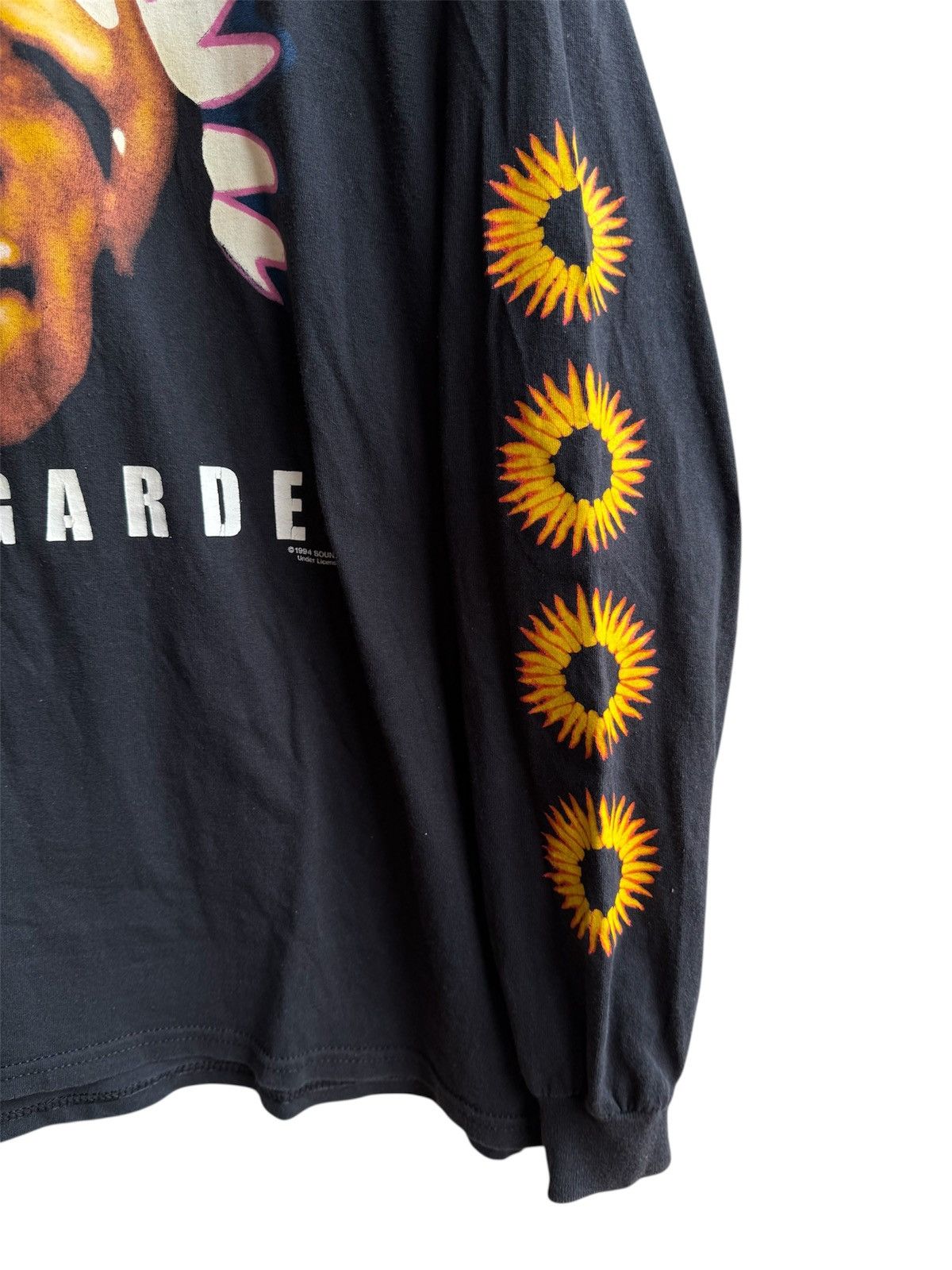 Band Tees 🔥🔥 Vintage Soundgarden Black Hole Sun longsleeve tee Size US XL / EU 56 / 4 - 4 Thumbnail