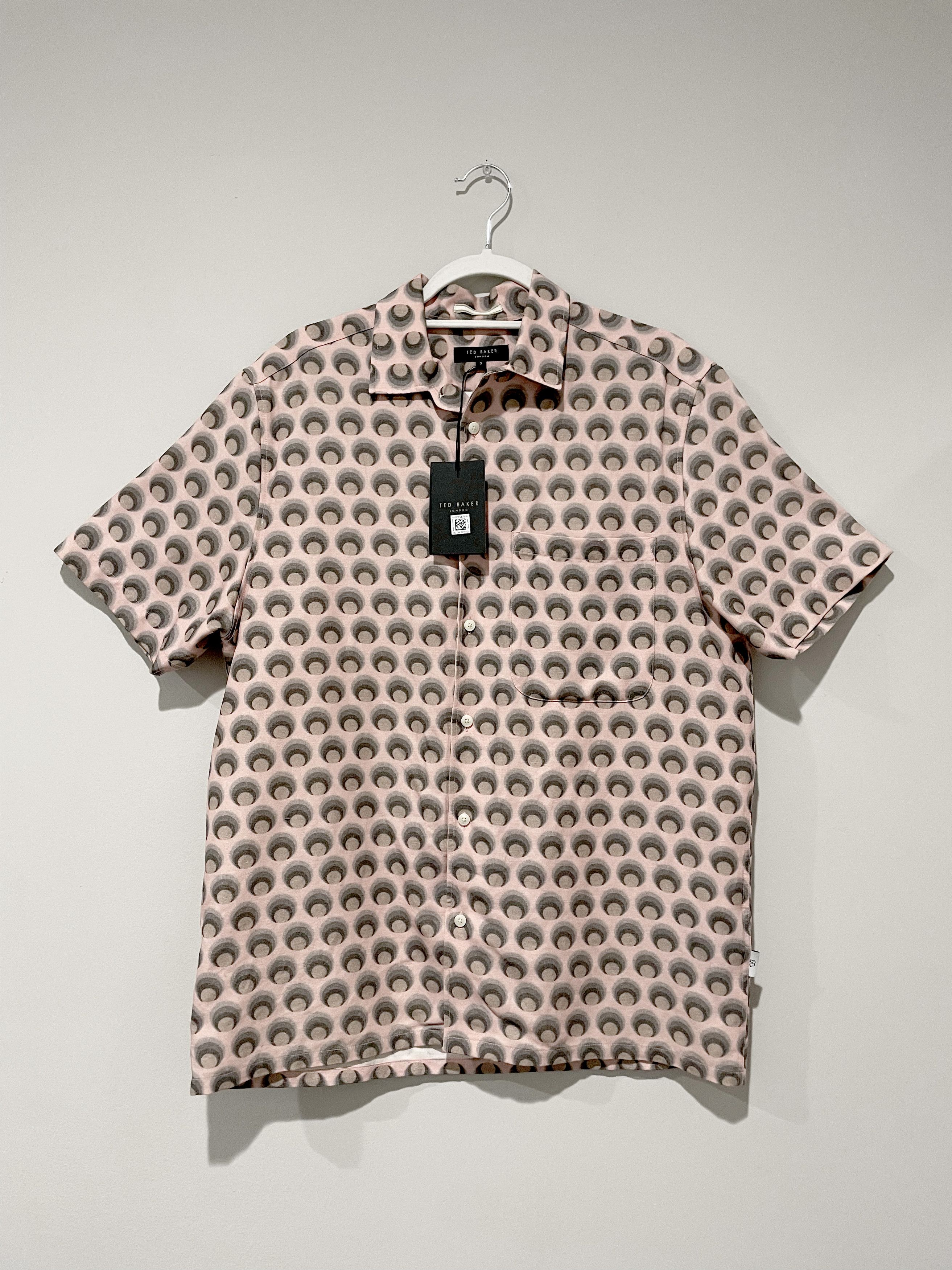 Ted Baker Ted Baker Pink Short Sleeve Moon Print Shirt Sz 3 Size US M / EU 48-50 / 2 - 1 Thumbnail