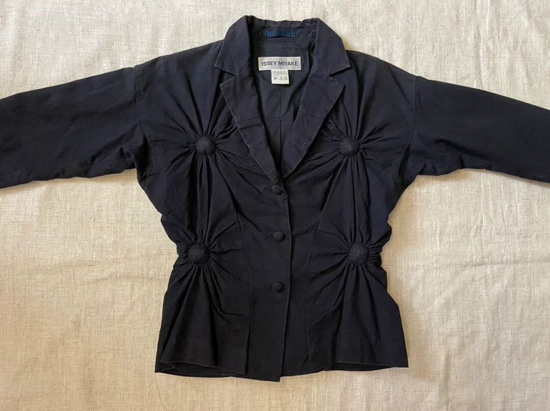 Issey Miyake Issey Miyake Three-dimensional flower coat Size M / US 6-8 / IT 42-44 - 1 Thumbnail