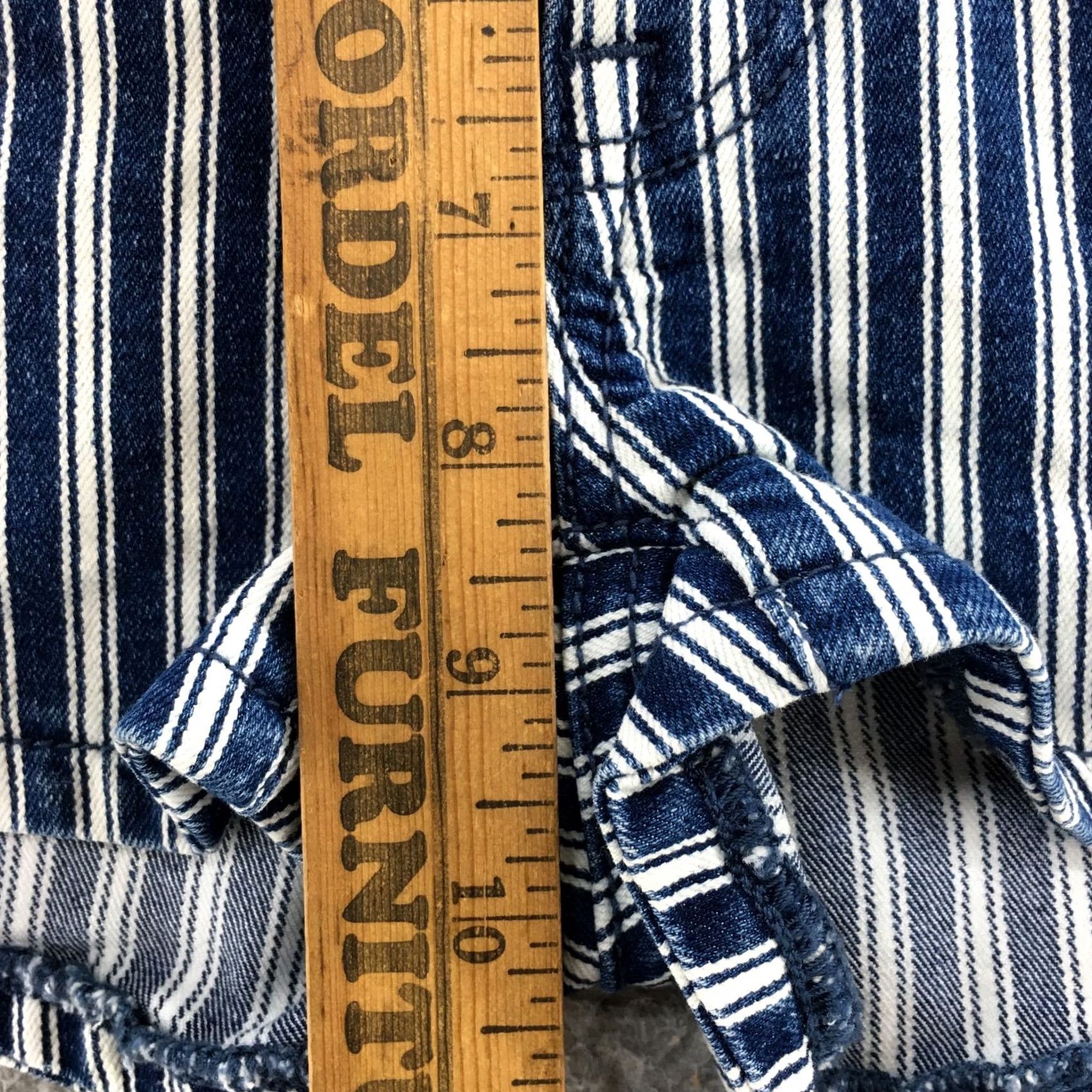American Eagle Outfitters American Eagle Outfitters Mom Shorts Womens 00 Multicolor Striped Mid Rise Denim Cotton 5-Pocket Womens Mens? Size 24" / US 00 / IT 34 - 7 Thumbnail