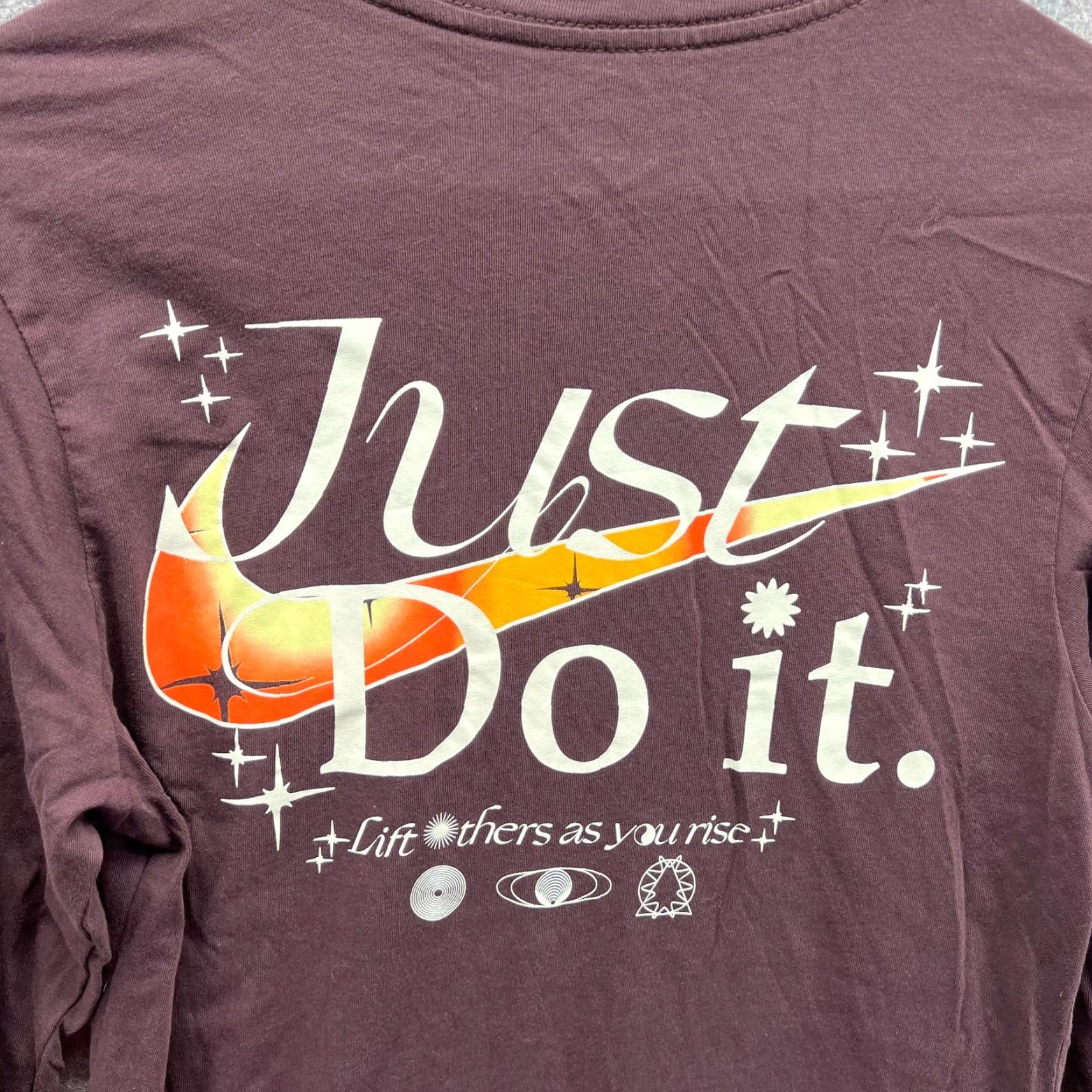 Nike VINTAGE Nike Shirt Men XS Burgundy Just Do It Crewneck Pullover Swoosh XS T-Shirt Logo Men 90s? Size US XS / EU 42 / 0 - 2 Thumbnail