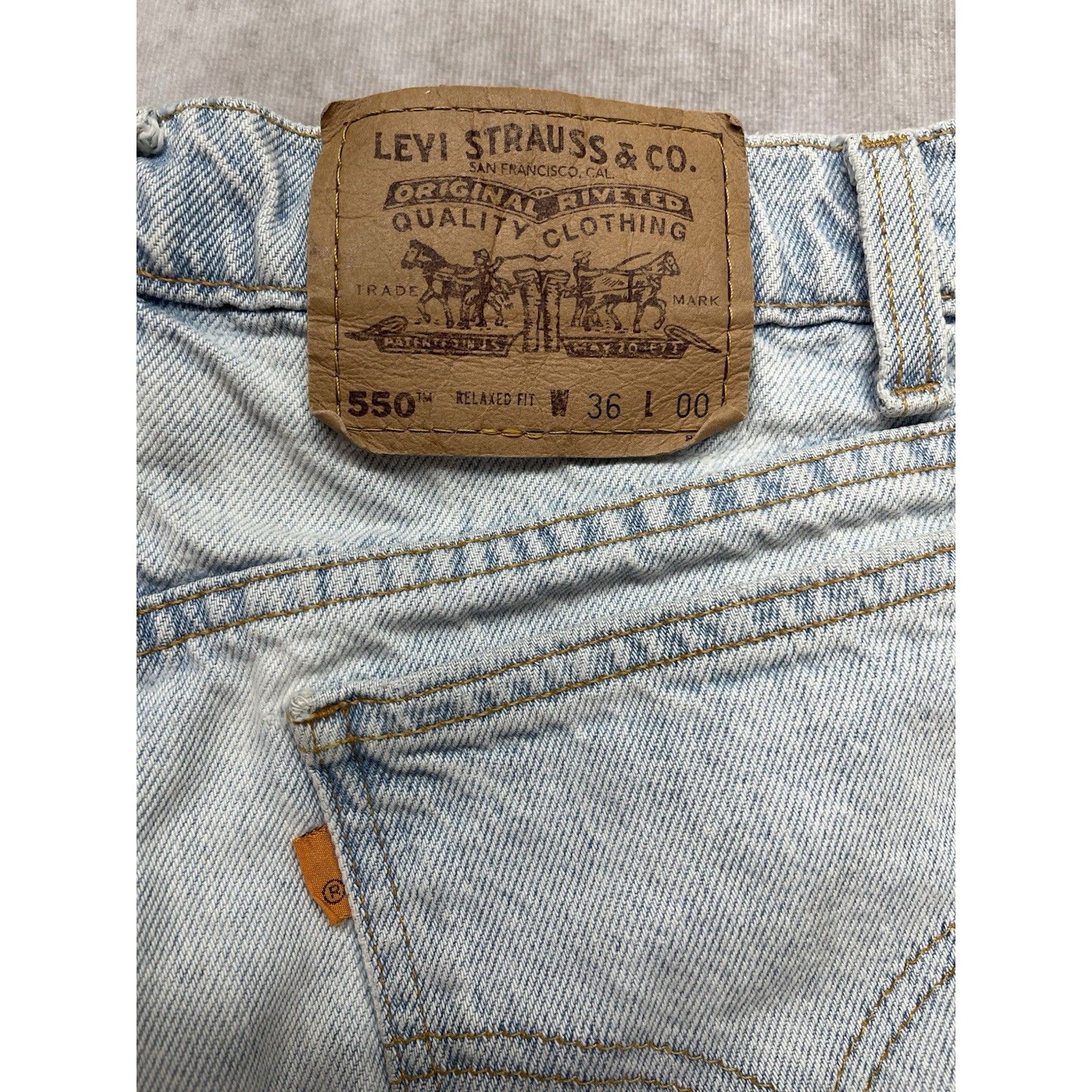 Levi's VTG 90s Levi's 550 Relaxed Fit Light Wash Orange Tab Denim S Size US 36 / EU 52 - 3 Thumbnail