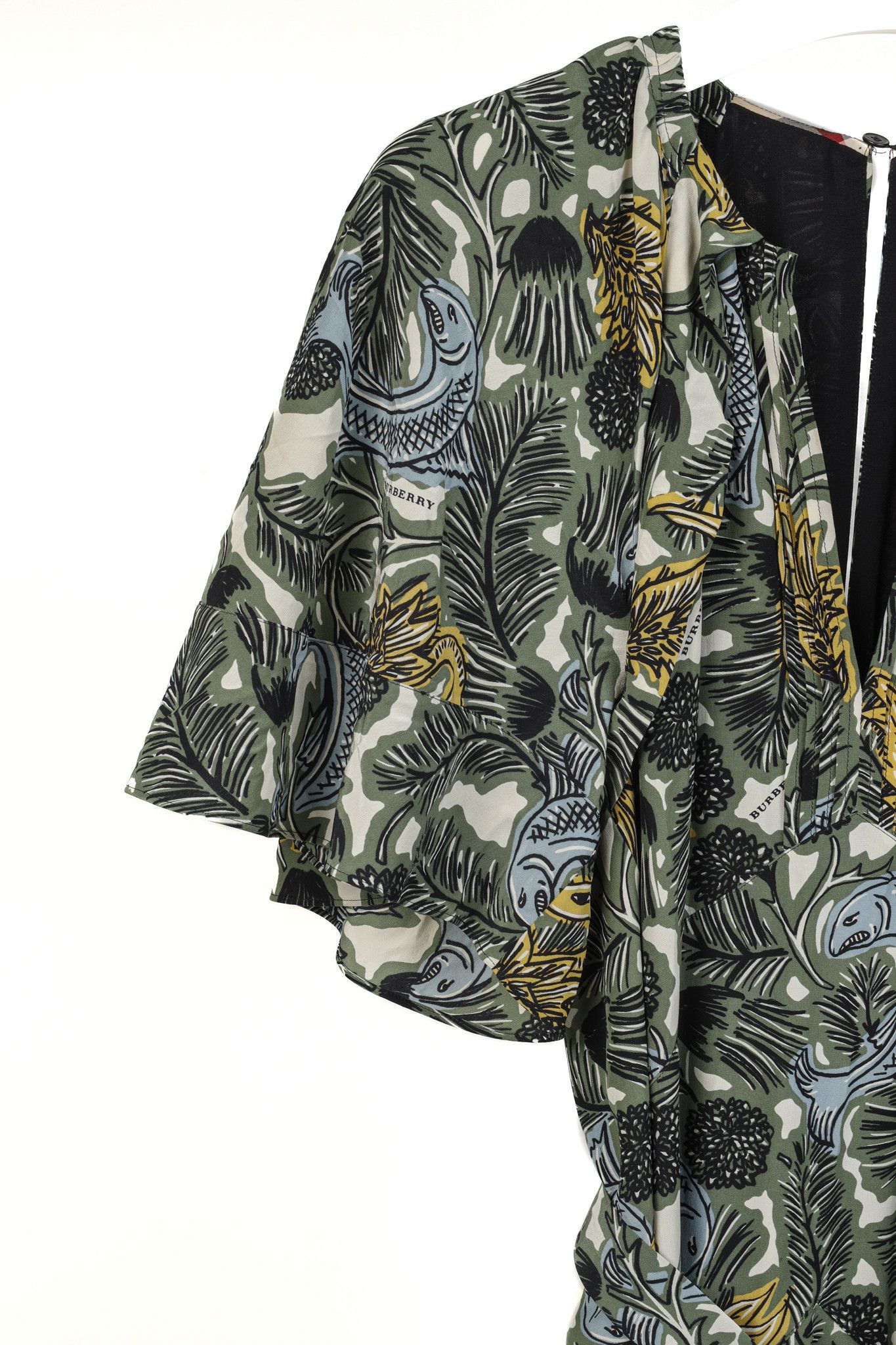 Burberry Burberry 2017 Beasts Green Beasts-Print Silk Maxi Dress Size S / US 4 / IT 40 - 5 Thumbnail