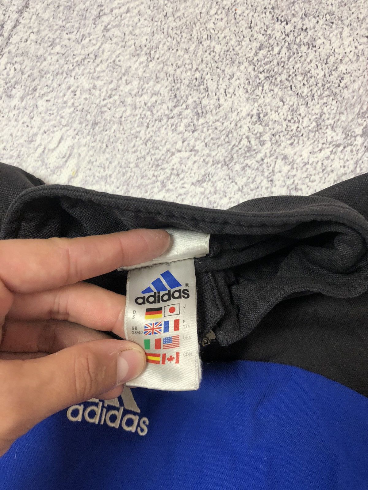 Adidas Vintage men’s sweater adidas size S Size US S / EU 44-46 / 1 - 6 Thumbnail