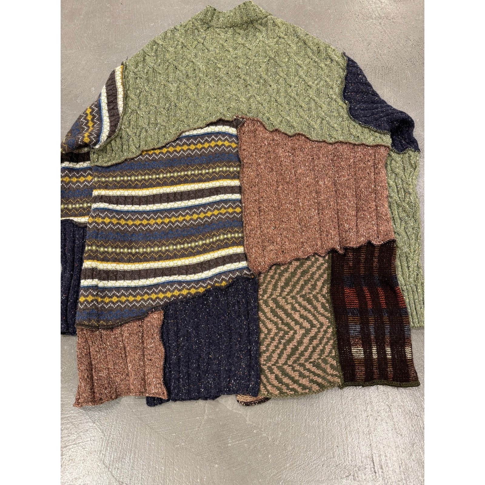 Dolce & Gabbana A/W1996 Dolce & Gabbana patchwork reconstructed sweater Size M / US 6-8 / IT 42-44 - 8 Thumbnail