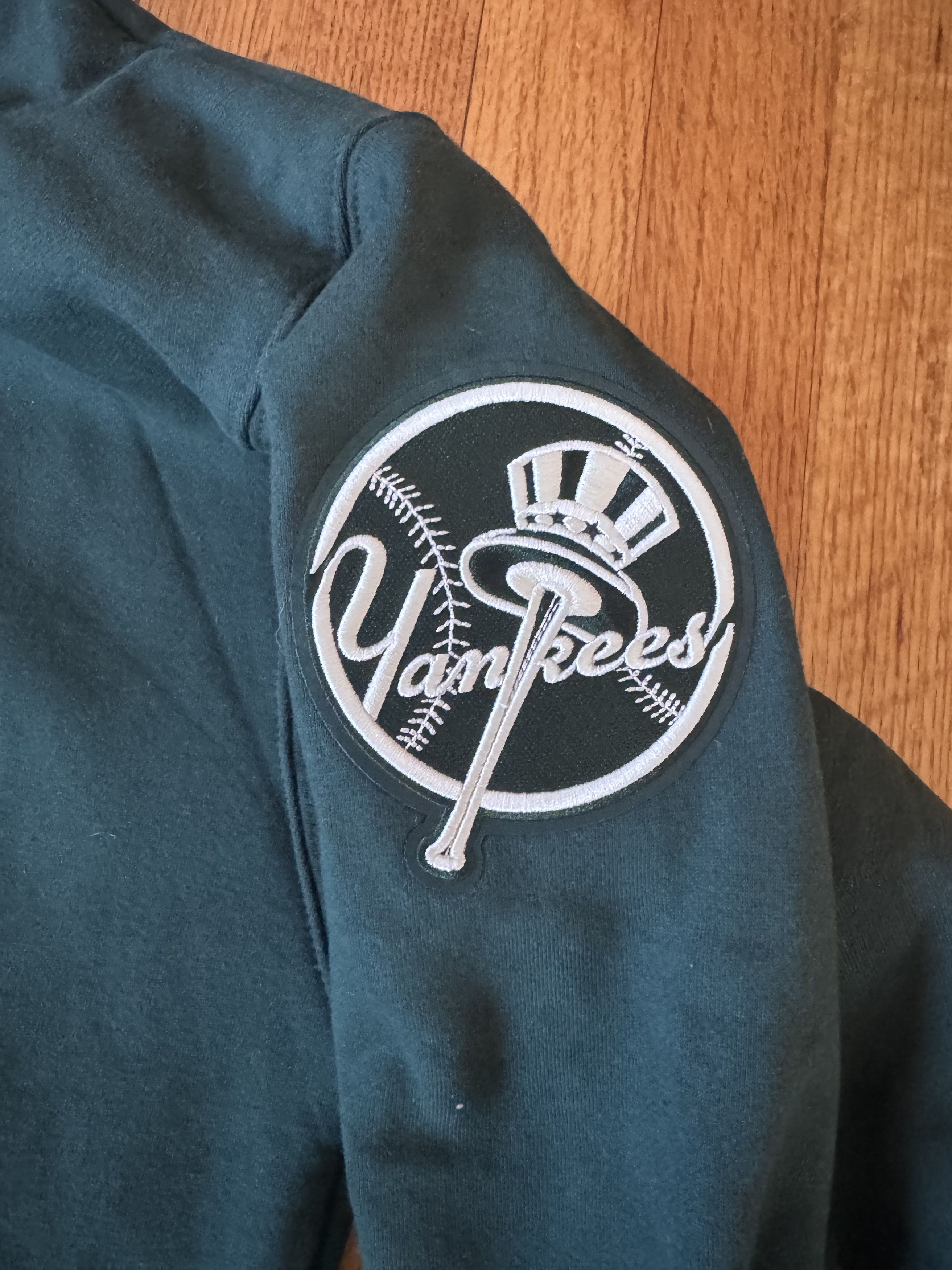 Pro Standard NWT Pro Standard New York Yankees Tapestry 2.0 Hoodie 2XL Size US XXL / EU 58 / 5 - 11 Thumbnail