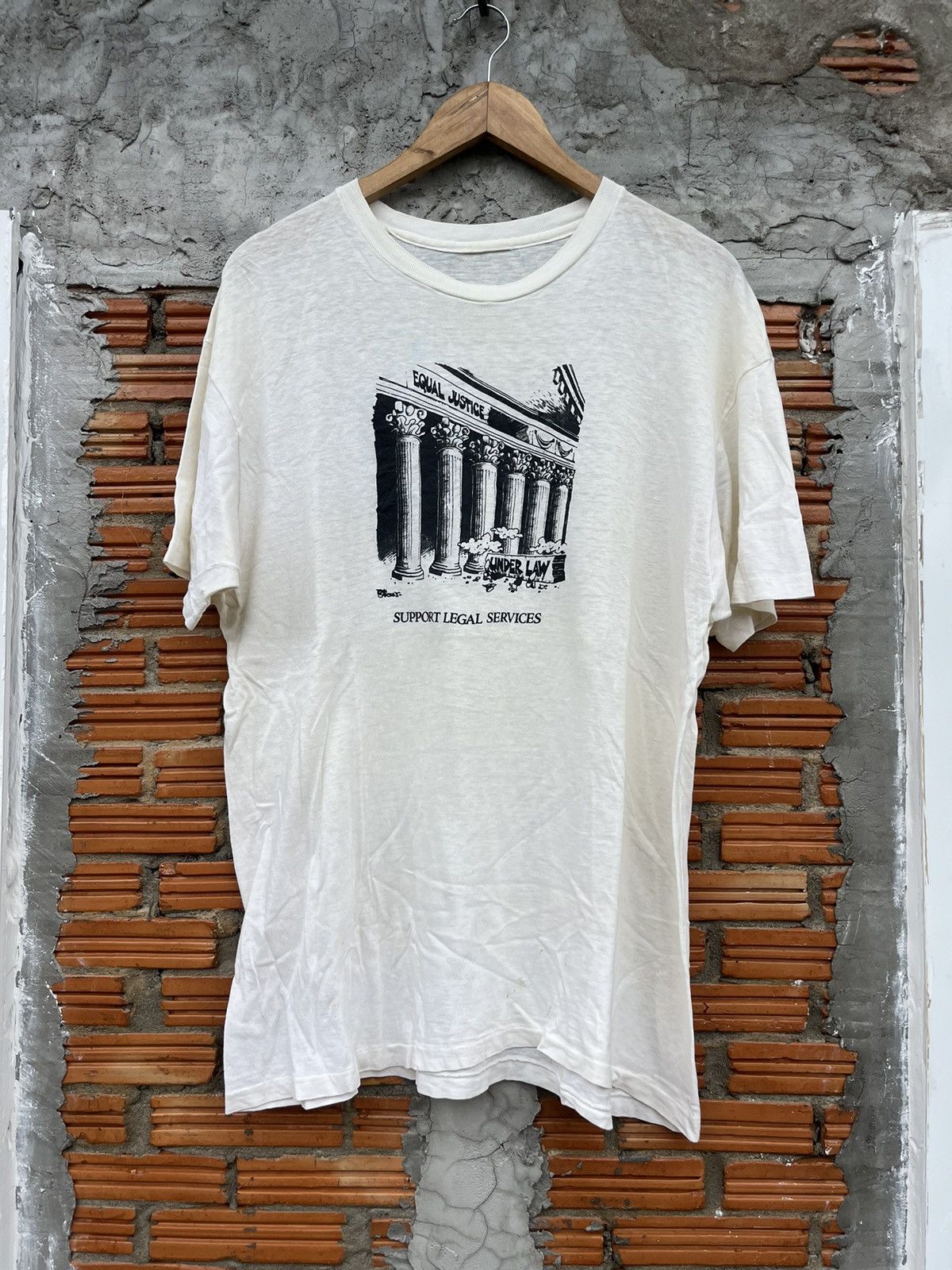 Arts & Science Vintage EQUAL JUSTICE UNDER LAW Support Legal Services 80’s Size US L / EU 52-54 / 3 - 2 Thumbnail