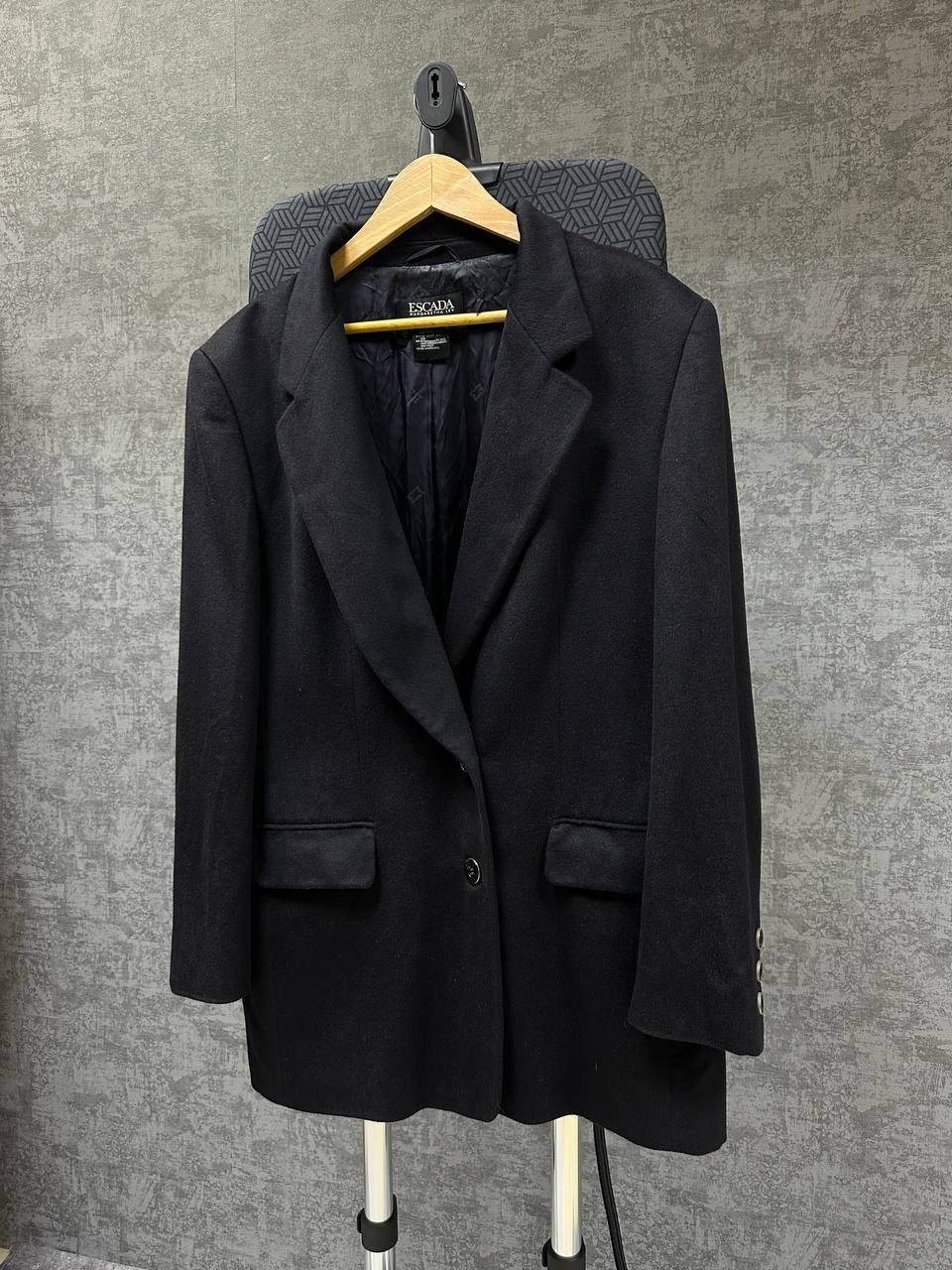 Escada × Vintage Vintage Escada Black Wool Blazer Size 38R - 2 Thumbnail