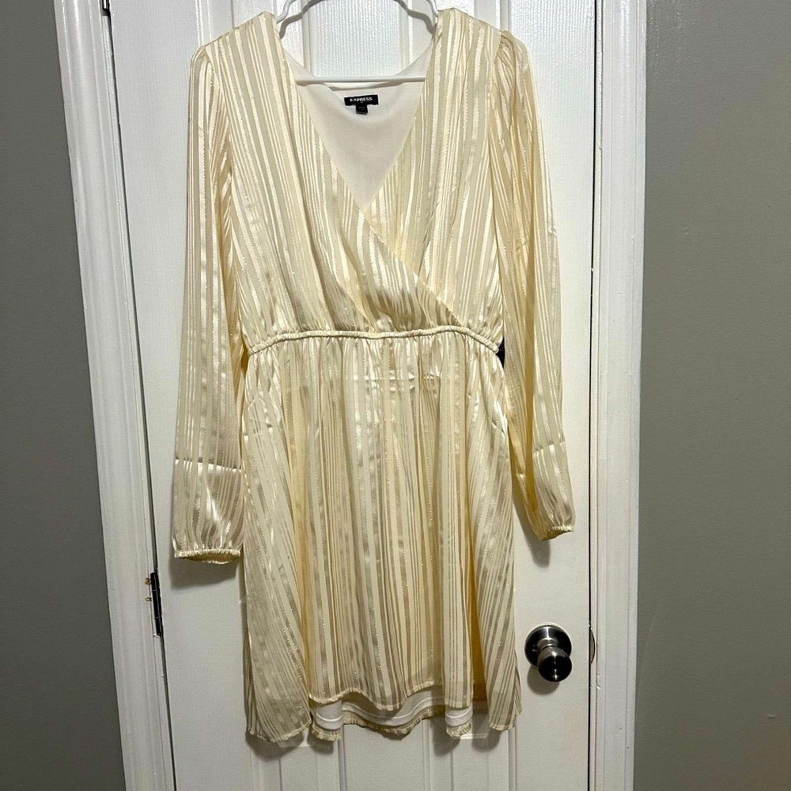 Express New with Tags Express Ivory Sequin Long Sleeve Dress Size M / US 6-8 / IT 42-44 - 1 Thumbnail