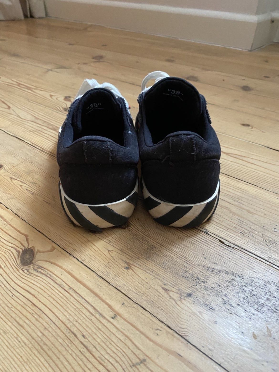 Off-White Off-White Vulc Low Black White Arrow Size US 5.5 / EU 38 - 4 Thumbnail