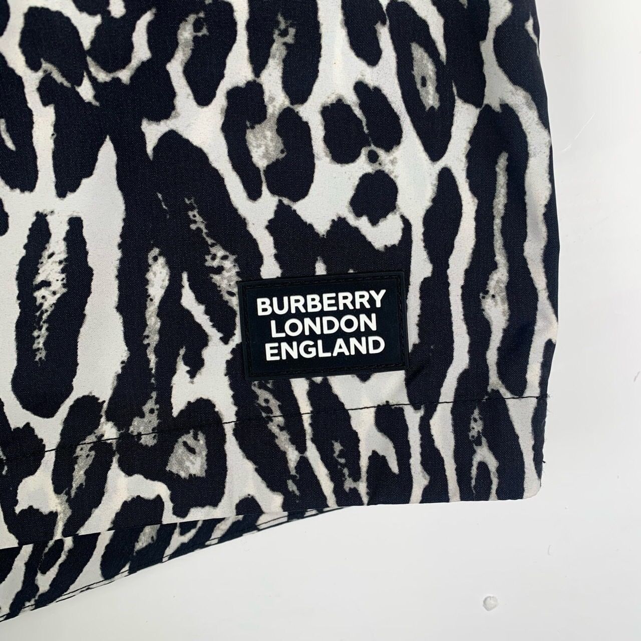 Burberry Burberry Zebra Print Swim Shorts XL New With Tag Polyamide B Size US 40 / EU 56 - 5 Thumbnail