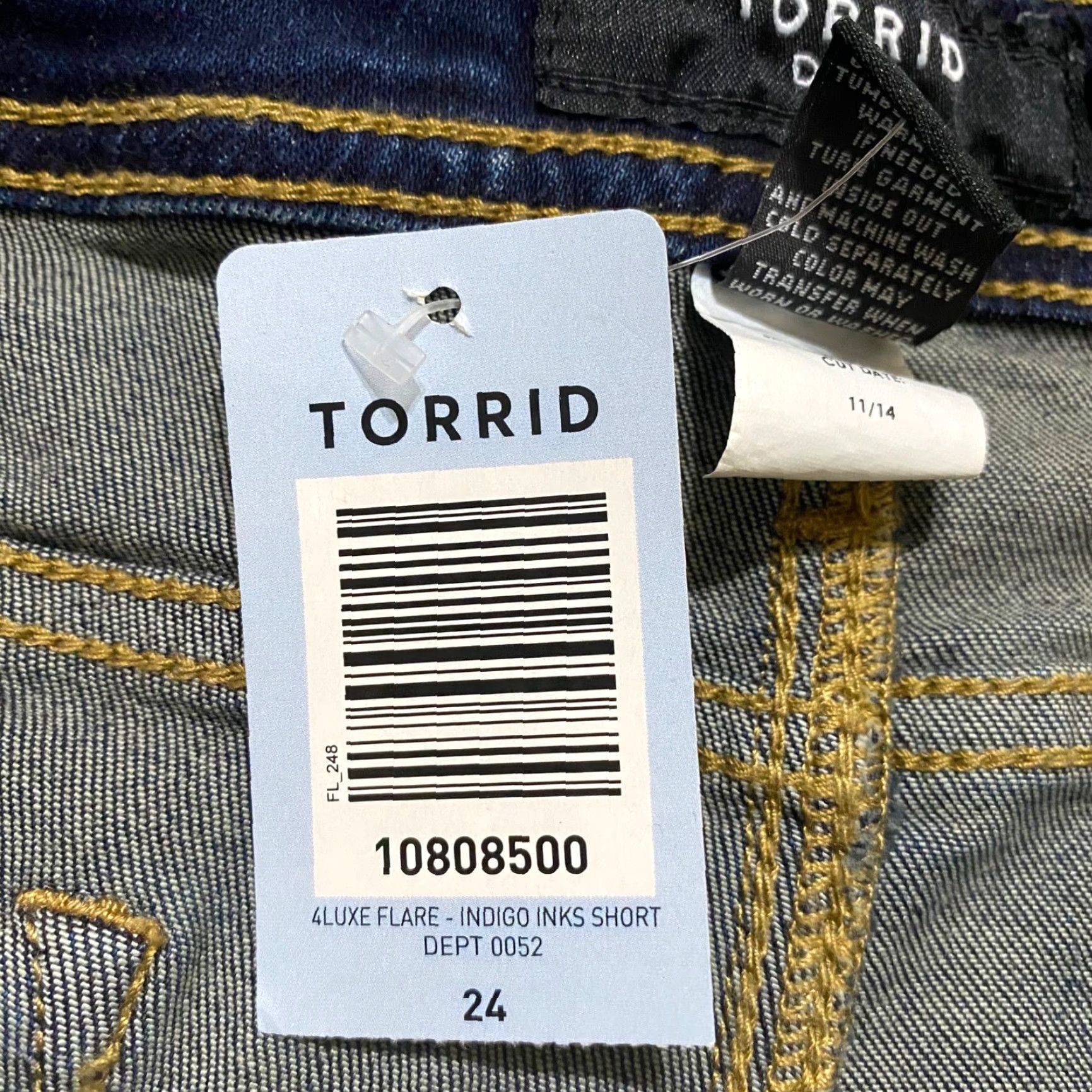 Torrid NWT Torrid Jeans 24 Plus Blue Denim Dark Wash High Rise Flared 5-Pocket Stretch Cotton Blend Spandex 29 in Inseam Womens Boys? Size 42" / US 20 - 4 Thumbnail