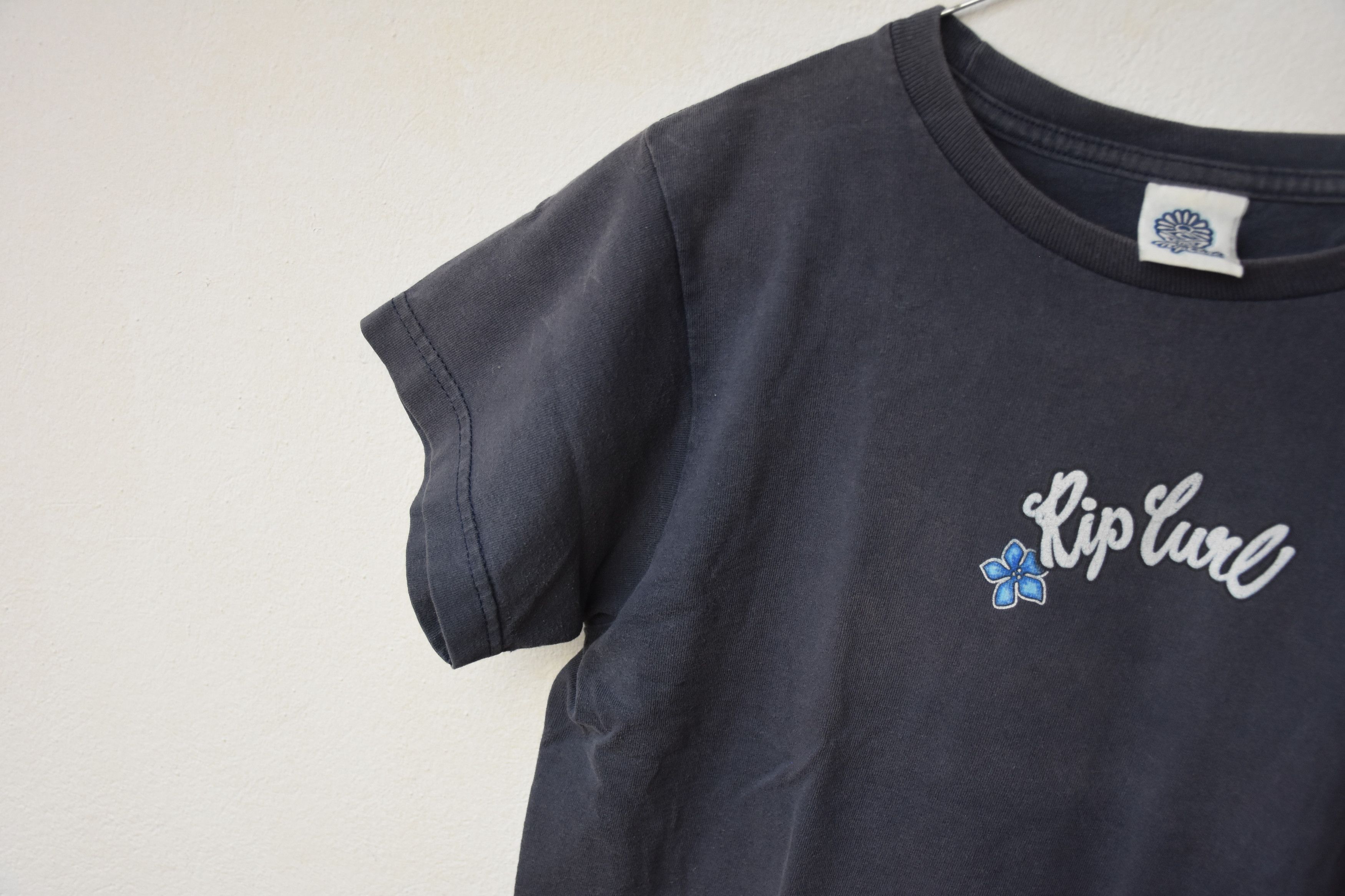 Rip Curl × Vintage 90s vintage summer Rip Curl tshirt surf flowers dolphins Size M / US 6-8 / IT 42-44 - 6 Thumbnail