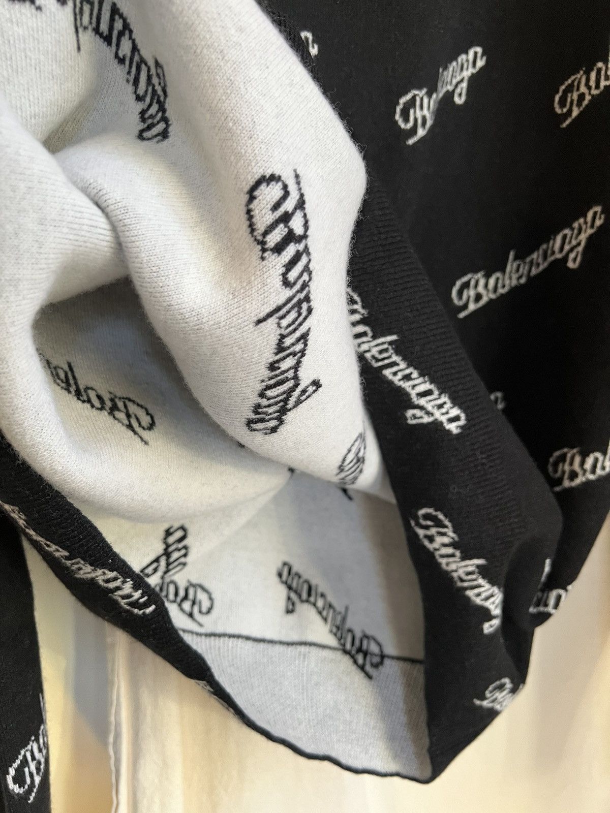 Balenciaga BALENCIAGA All-Over Script Wool Pullover Sweater size Small Size US S / EU 44-46 / 1 - 5 Thumbnail
