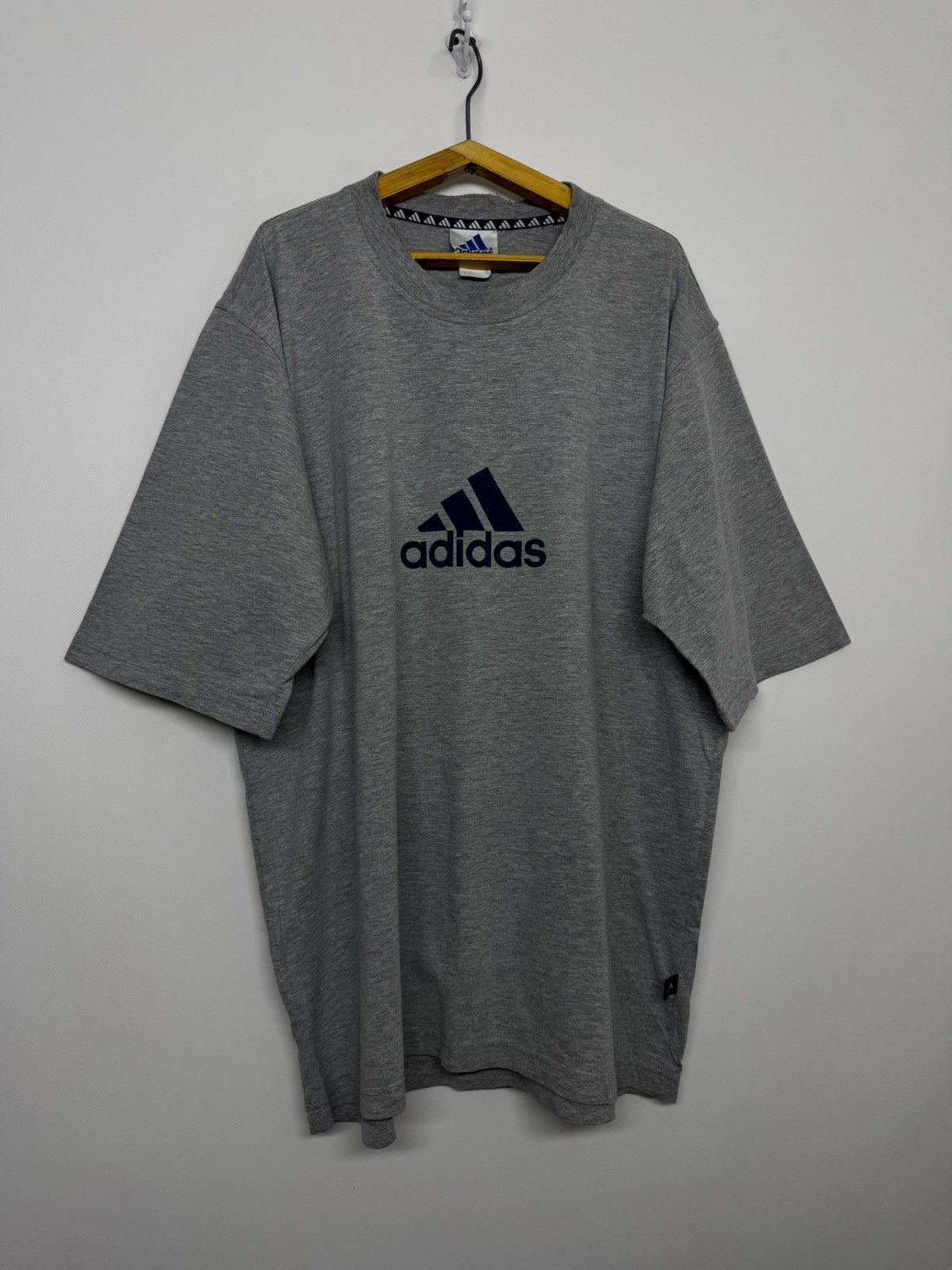 Adidas Vintage Adidas Big Logo T-Shirt 90’s Size US L / EU 52-54 / 3 - 1 Thumbnail