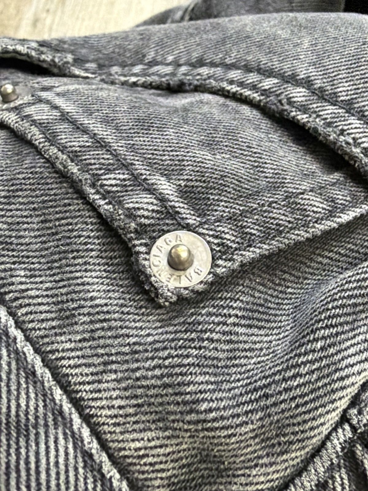 Balenciaga BALENCIAGA FALL22 LOST TAPE FLARED GREY JEANS SZ:XS Size US 30 / EU 46 - 24 Thumbnail