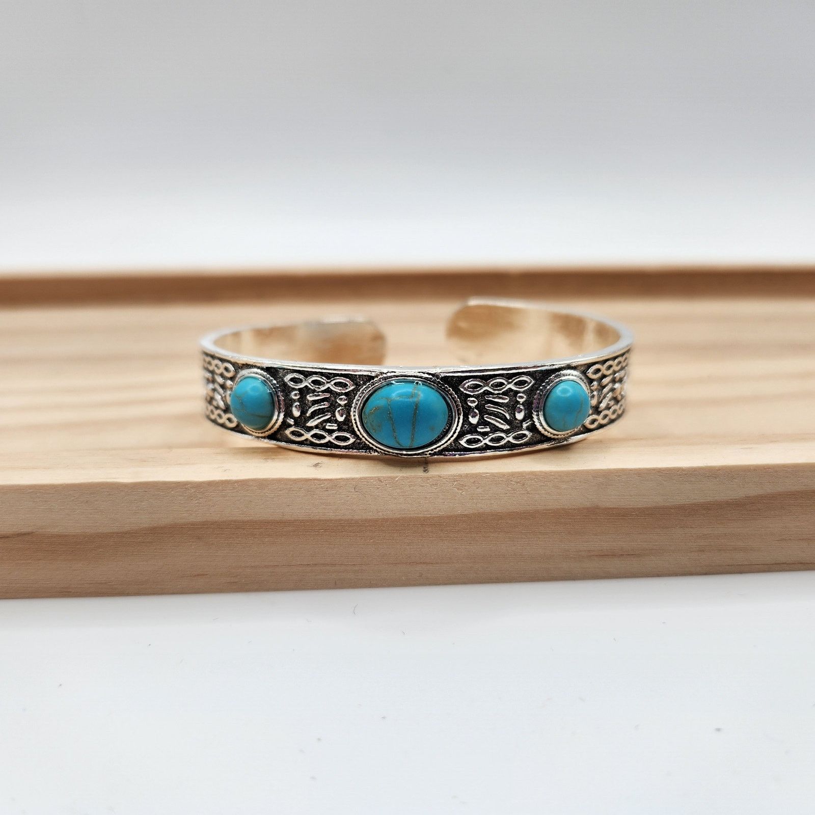 Other Minimalist Southwestern Cuff Bracelet Silver Tone Blue Stone Size ONE SIZE - 2 Thumbnail