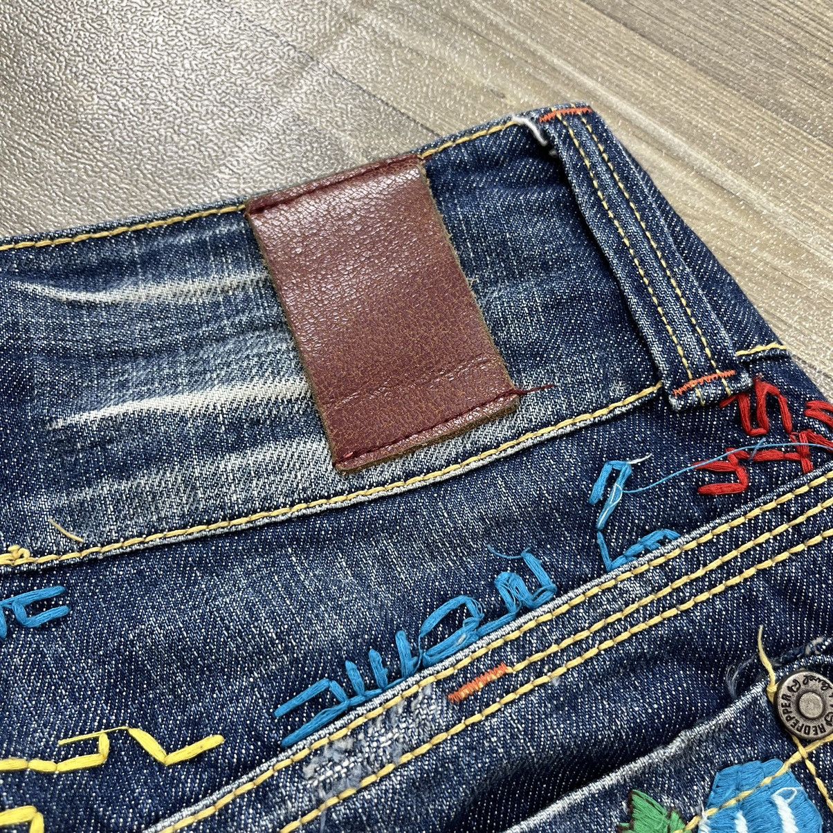 If Six Was Nine × Japanese Brand × Le Grande Bleu (L.G.B.) RedPepper Embroidered Distressed Flared Denim Jeans Bootcut Size 26" / US 2 / IT 38 - 16 Thumbnail